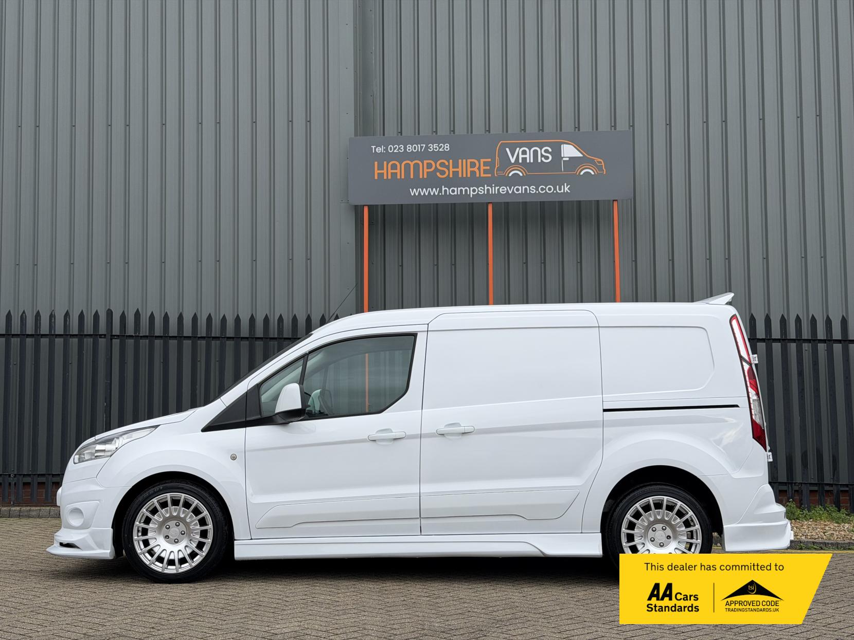 Ford Transit Connect 1.5 TDCi 240 Limited Panel Van 5dr Diesel Manual L2 H1 (119 g/km, 118 bhp)