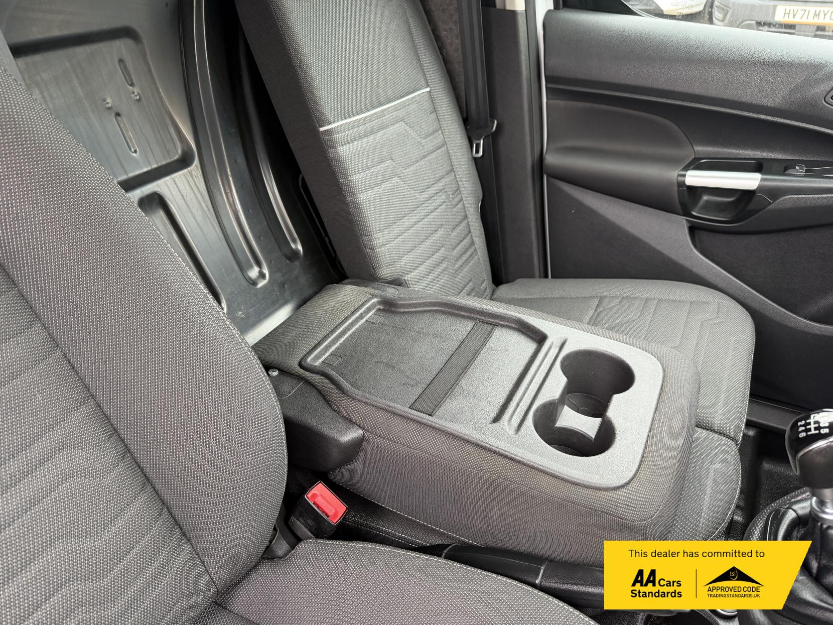 Ford Transit Connect 1.5 TDCi 240 Limited Panel Van 5dr Diesel Manual L2 H1 (119 g/km, 118 bhp)