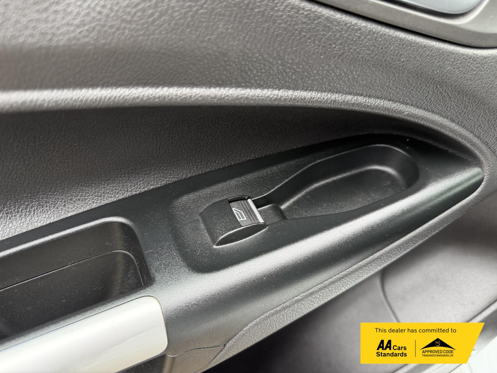 Ford Transit Connect 1.5 TDCi 240 Limited Panel Van 5dr Diesel Manual L2 H1 (119 g/km, 118 bhp)