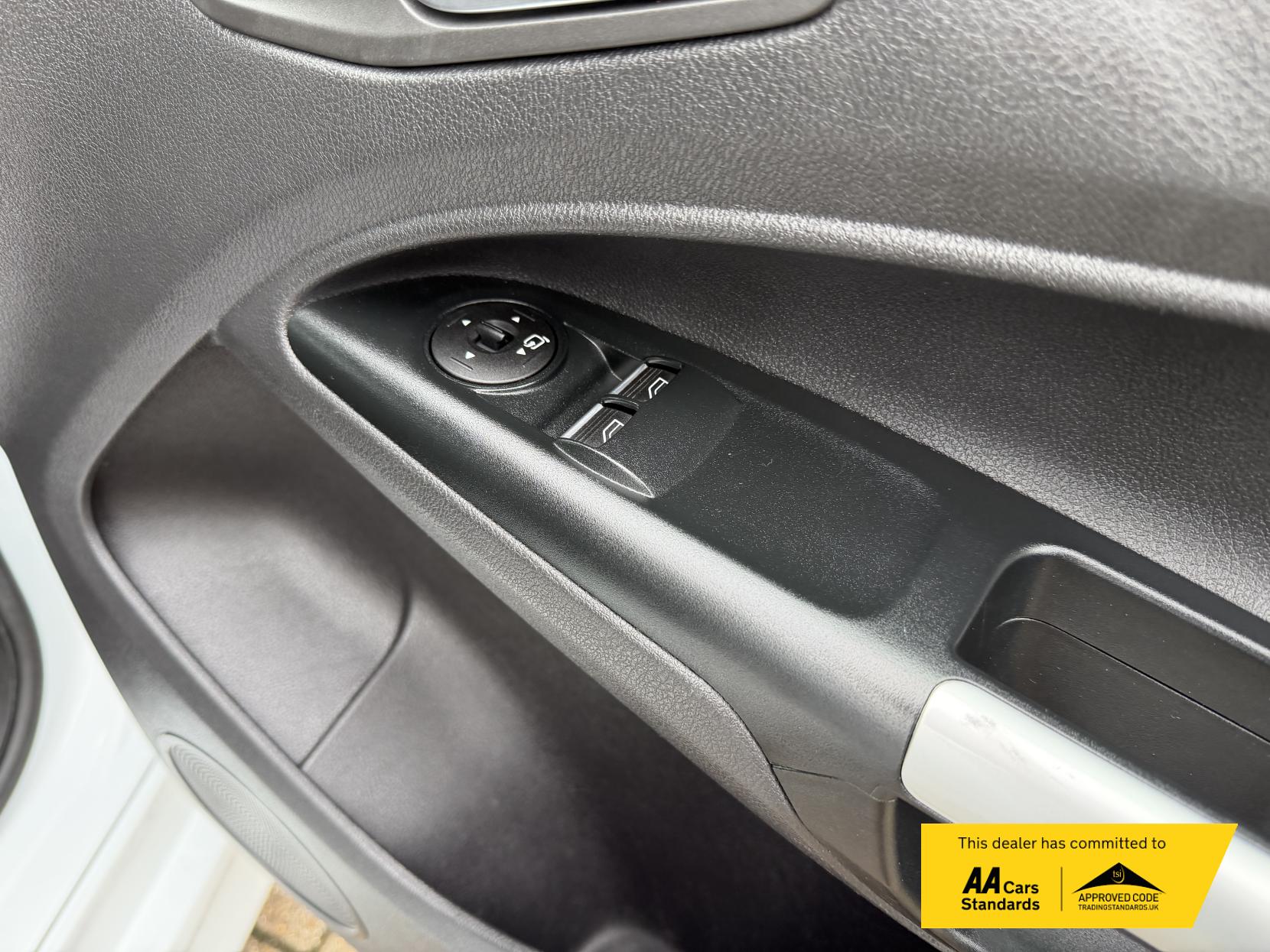 Ford Transit Connect 1.5 TDCi 240 Limited Panel Van 5dr Diesel Manual L2 H1 (119 g/km, 118 bhp)