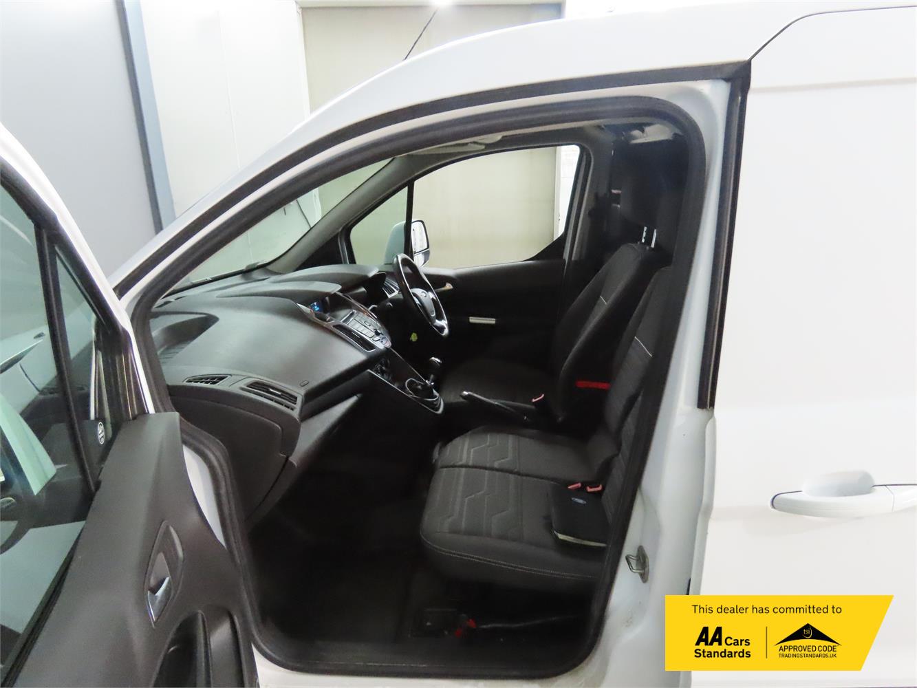 Ford Transit Connect 1.5 TDCi 240 Limited Panel Van 5dr Diesel Manual L2 H1 (119 g/km, 118 bhp)