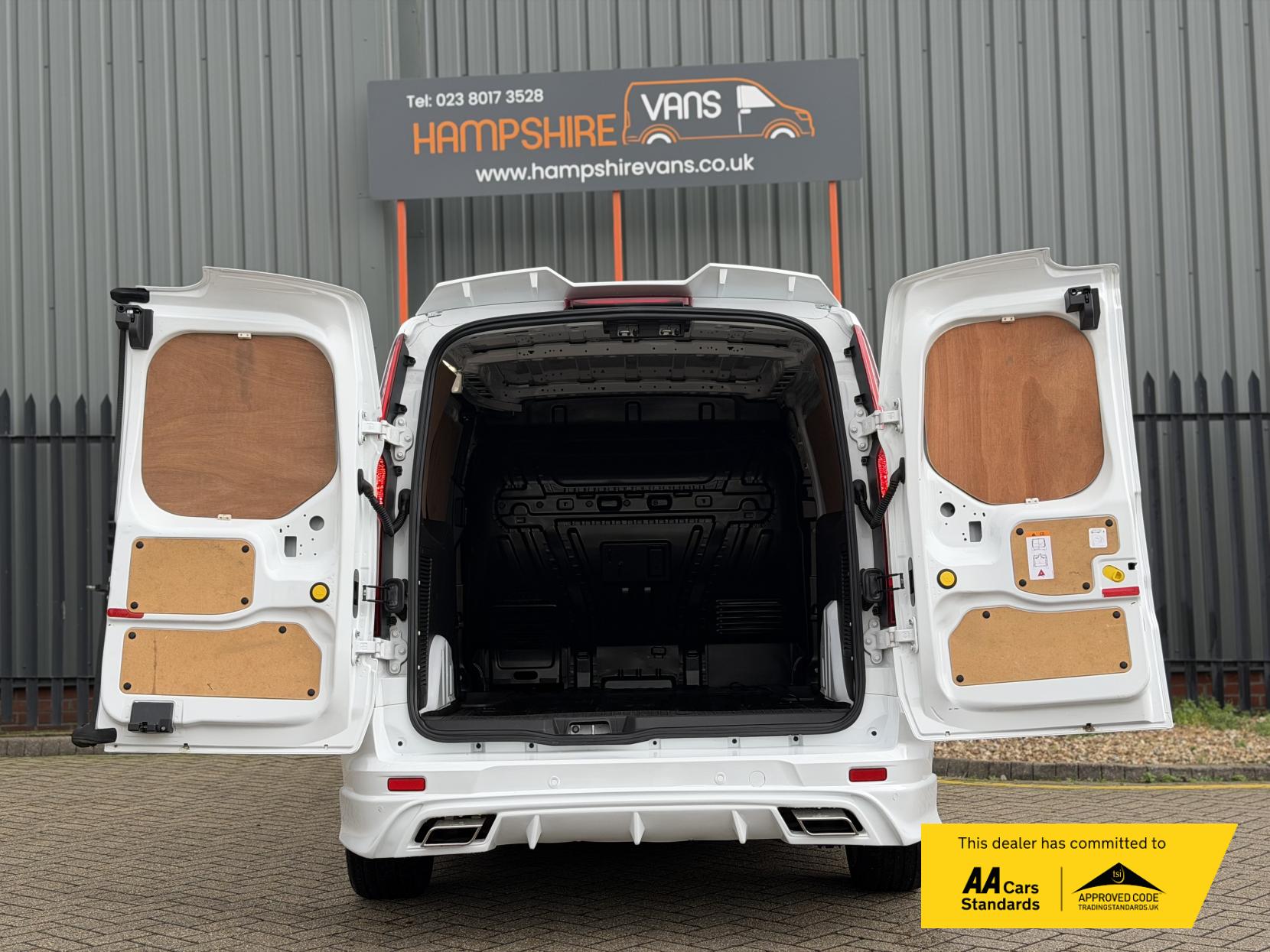 Ford Transit Connect 1.5 TDCi 240 Limited Panel Van 5dr Diesel Manual L2 H1 (119 g/km, 118 bhp)