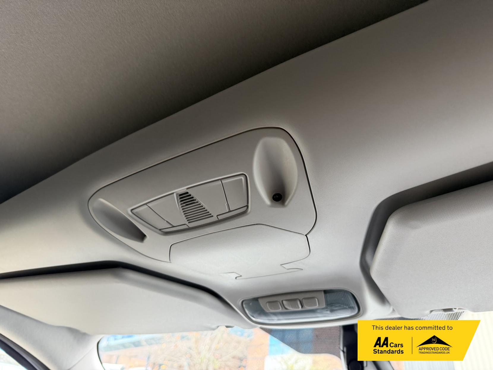 Ford Transit Connect 1.5 TDCi 240 Limited Panel Van 5dr Diesel Manual L2 H1 (119 g/km, 118 bhp)