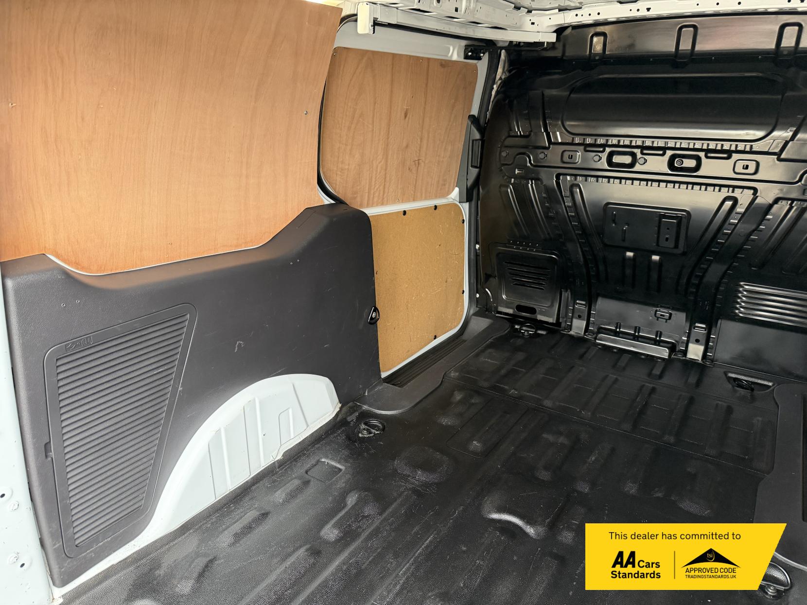 Ford Transit Connect 1.5 TDCi 240 Limited Panel Van 5dr Diesel Manual L2 H1 (119 g/km, 118 bhp)