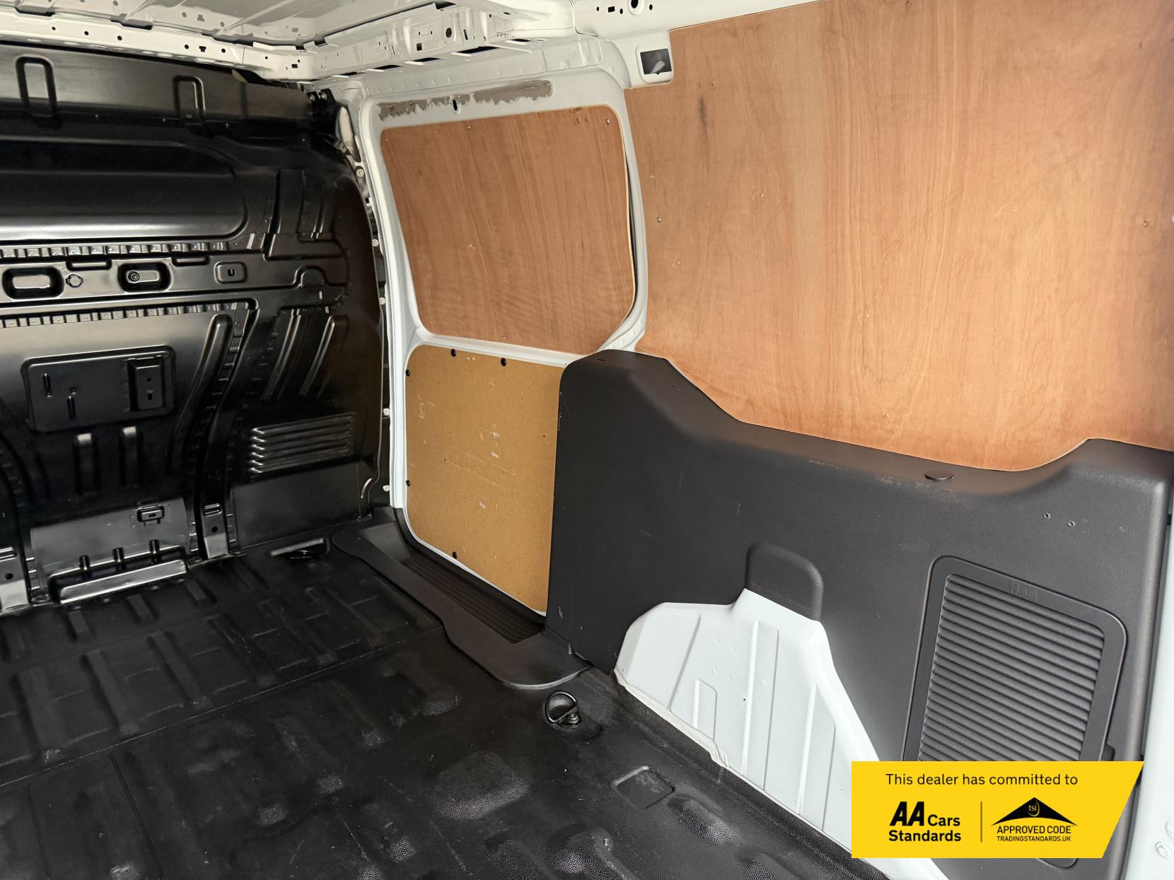 Ford Transit Connect 1.5 TDCi 240 Limited Panel Van 5dr Diesel Manual L2 H1 (119 g/km, 118 bhp)