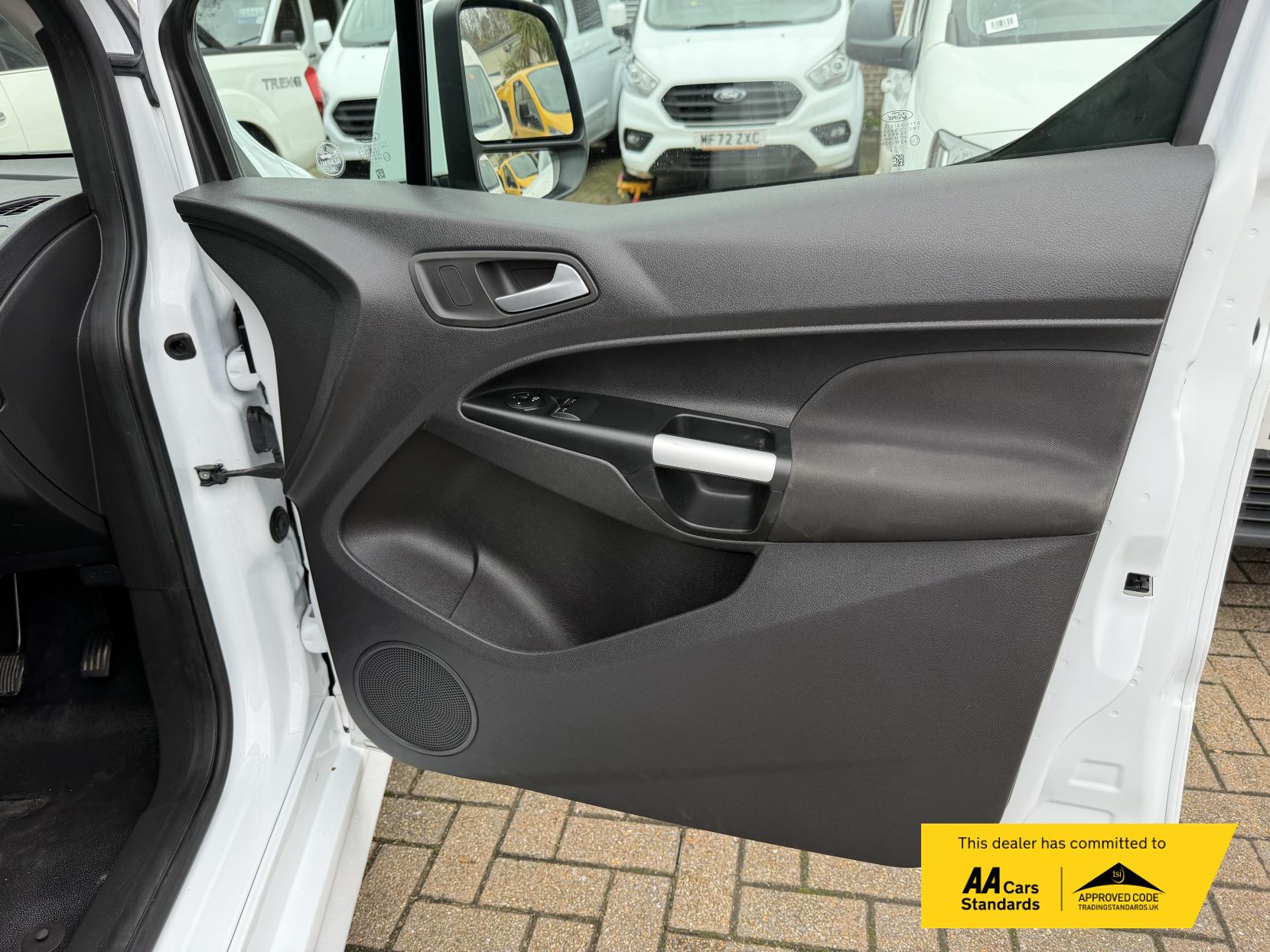 Ford Transit Connect 1.5 TDCi 240 Limited Panel Van 5dr Diesel Manual L2 H1 (119 g/km, 118 bhp)