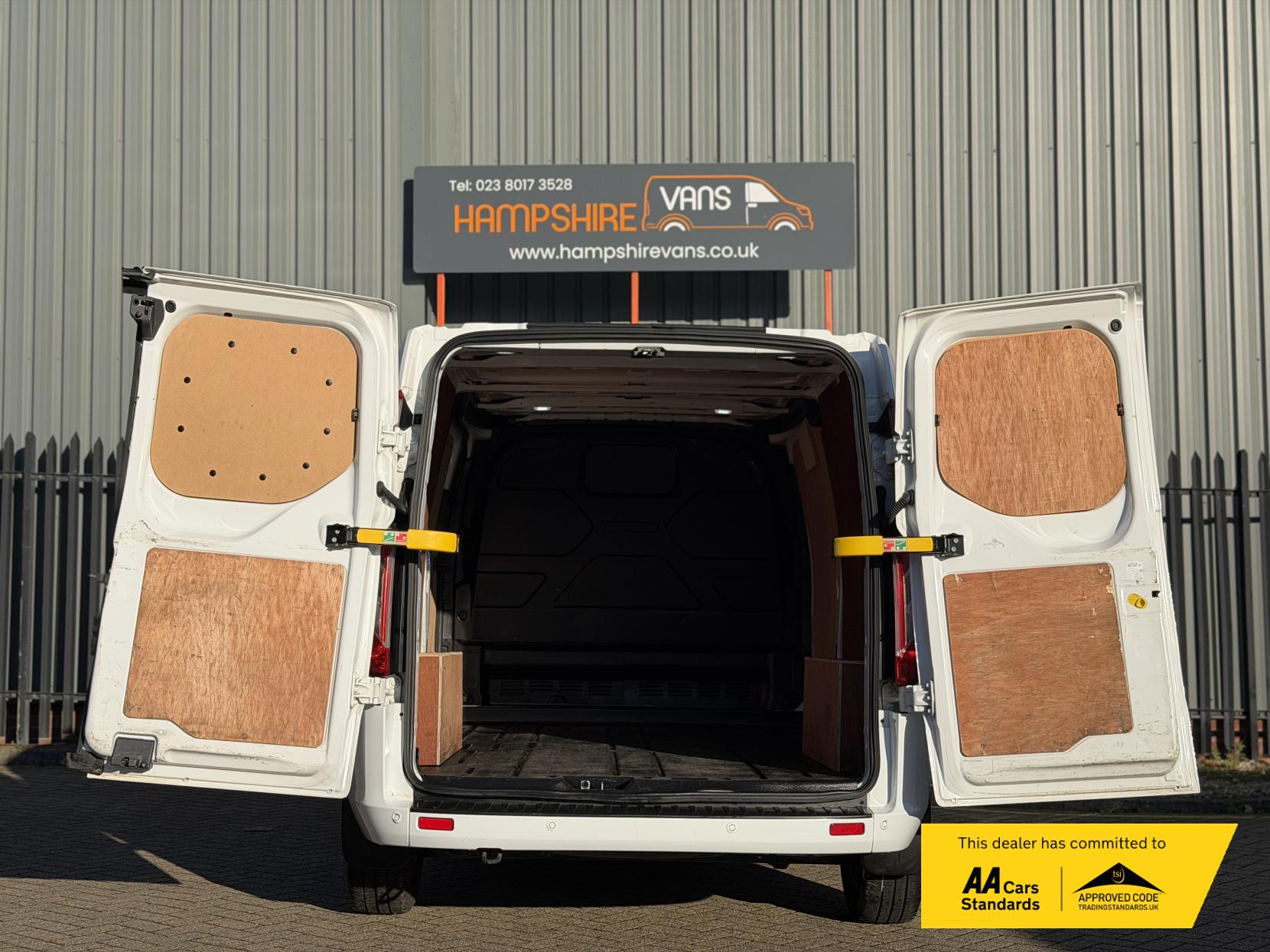 Ford Transit Custom 2.0 300 EcoBlue Limited Panel Van 5dr Diesel Auto L2 H1 Euro 6 (s/s) (130 ps)