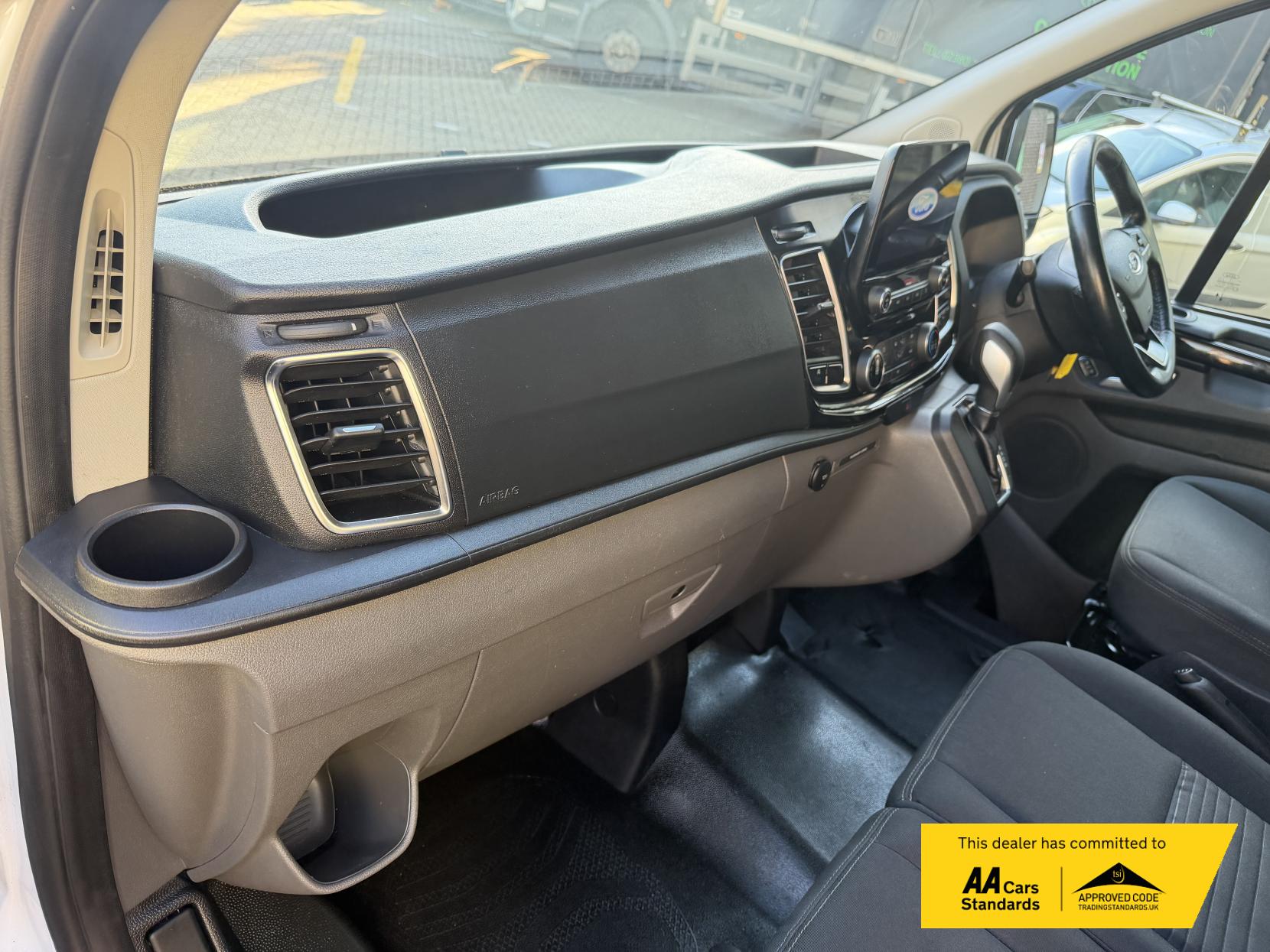 Ford Transit Custom 2.0 300 EcoBlue Limited Panel Van 5dr Diesel Auto L2 H1 Euro 6 (s/s) (130 ps)