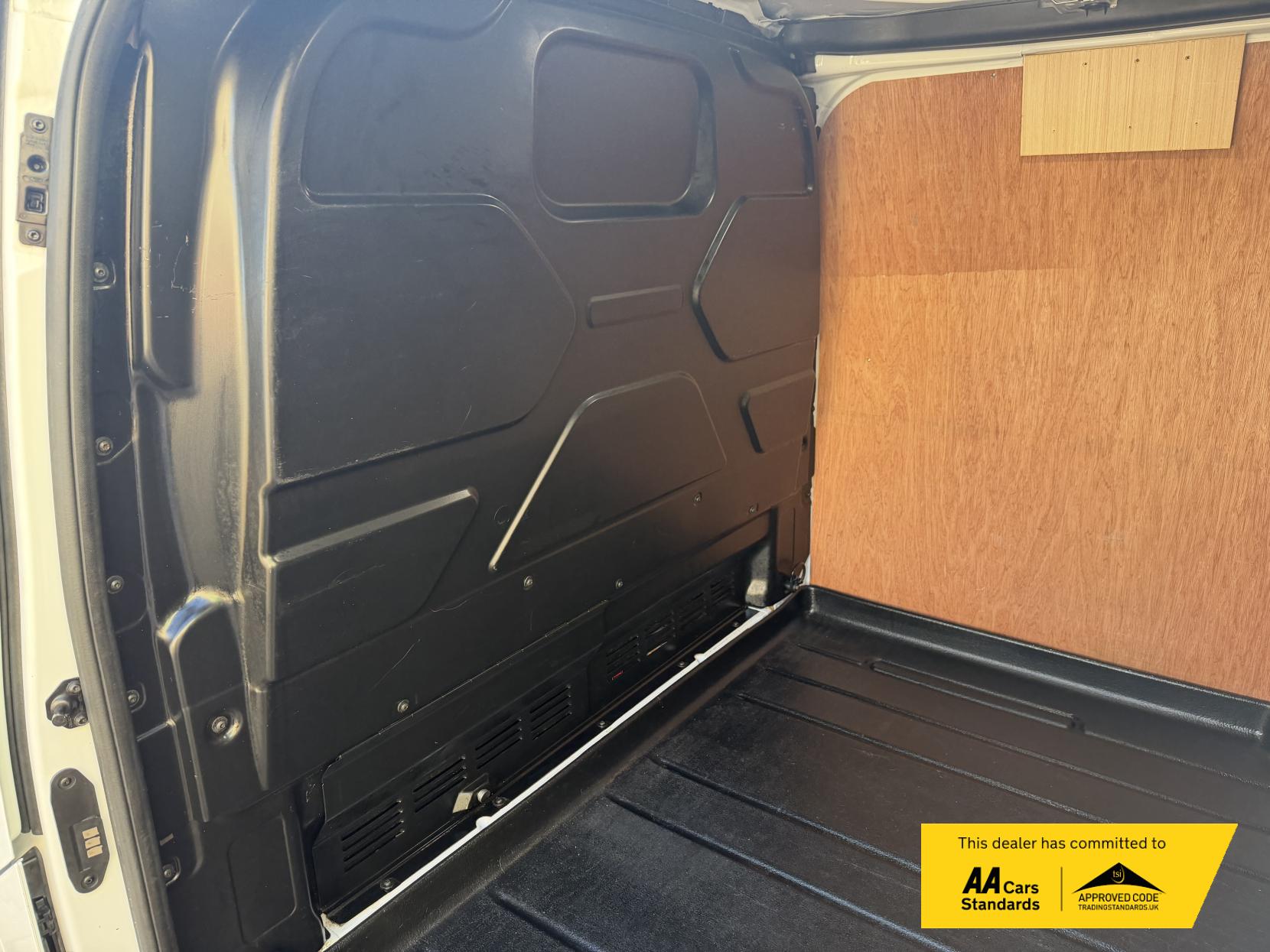 Ford Transit Custom 2.0 300 EcoBlue Limited Panel Van 5dr Diesel Auto L2 H1 Euro 6 (s/s) (130 ps)