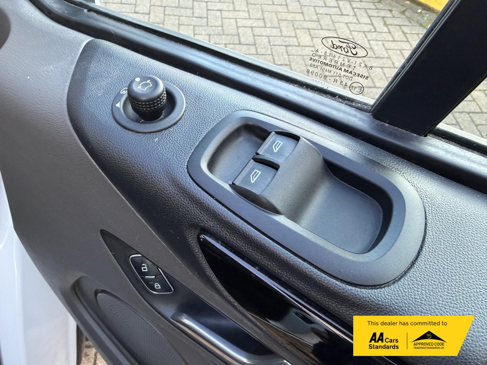 Ford Transit Custom 2.0 300 EcoBlue Limited Panel Van 5dr Diesel Auto L2 H1 Euro 6 (s/s) (130 ps)