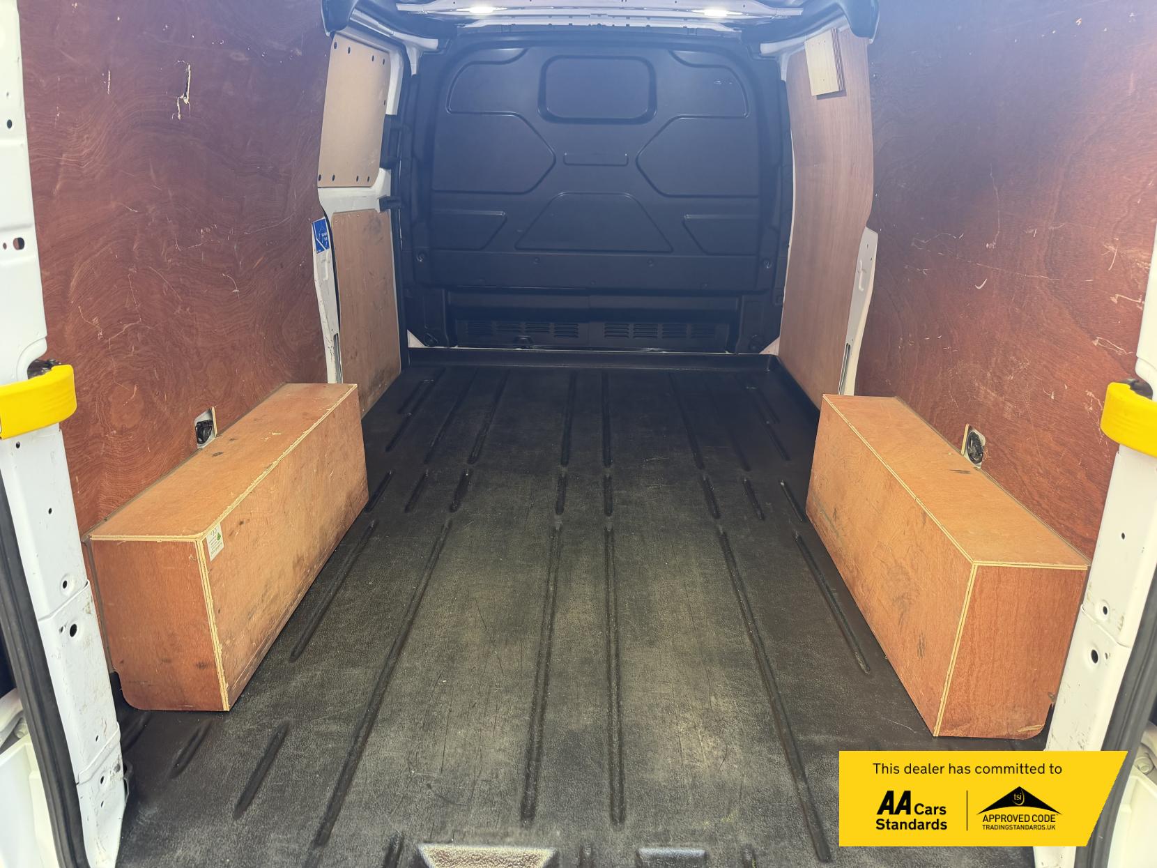 Ford Transit Custom 2.0 300 EcoBlue Limited Panel Van 5dr Diesel Auto L2 H1 Euro 6 (s/s) (130 ps)