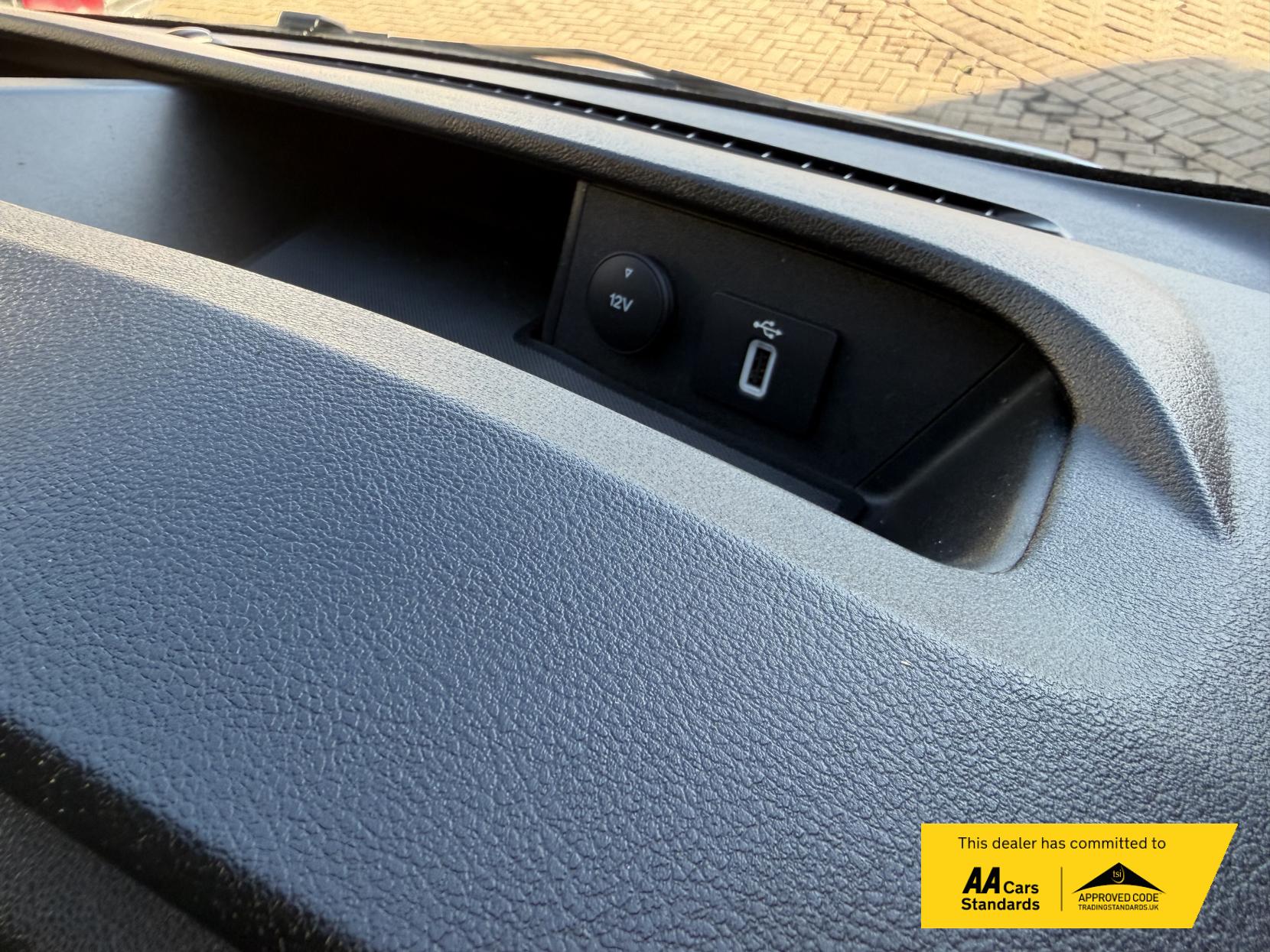 Ford Transit Custom 2.0 300 EcoBlue Limited Panel Van 5dr Diesel Auto L2 H1 Euro 6 (s/s) (130 ps)