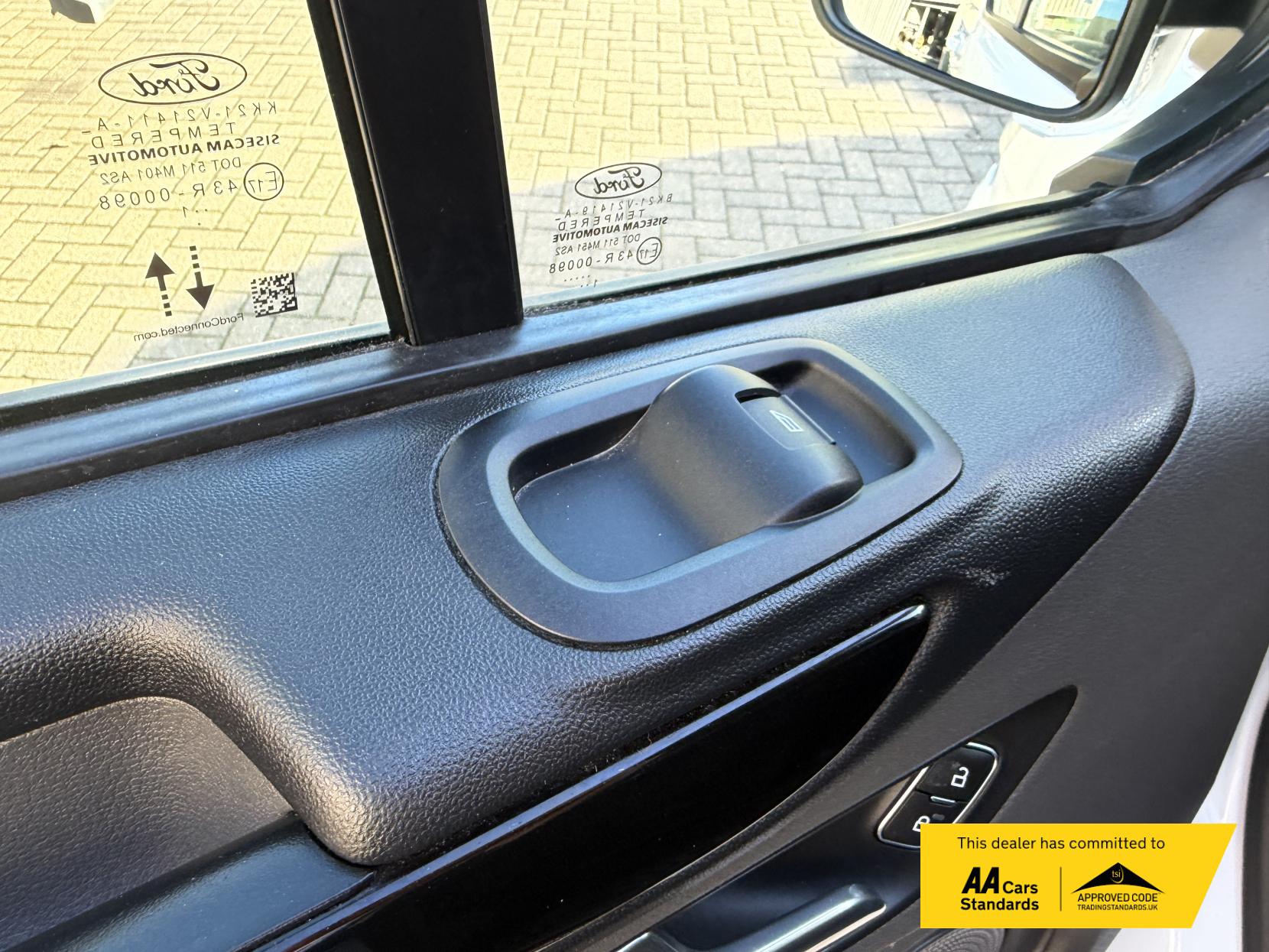 Ford Transit Custom 2.0 300 EcoBlue Limited Panel Van 5dr Diesel Auto L2 H1 Euro 6 (s/s) (130 ps)