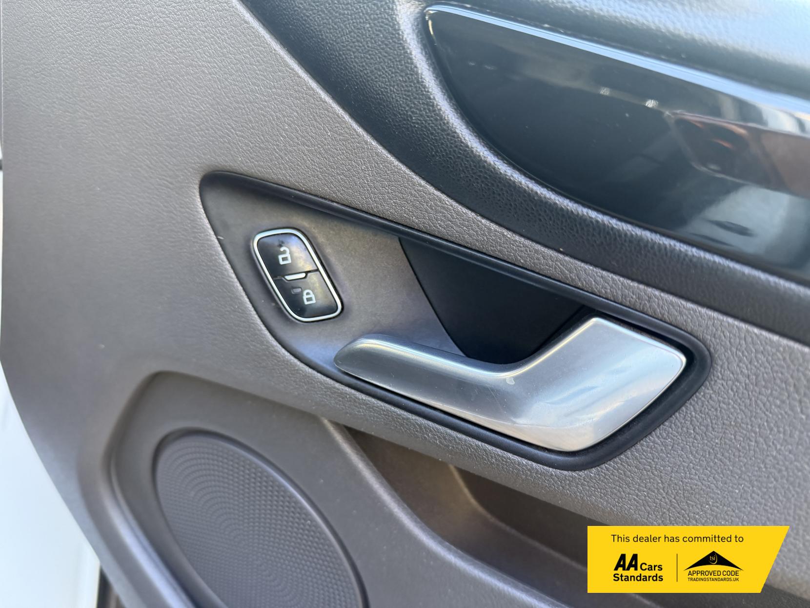 Ford Transit Custom 2.0 300 EcoBlue Limited Panel Van 5dr Diesel Auto L2 H1 Euro 6 (s/s) (130 ps)