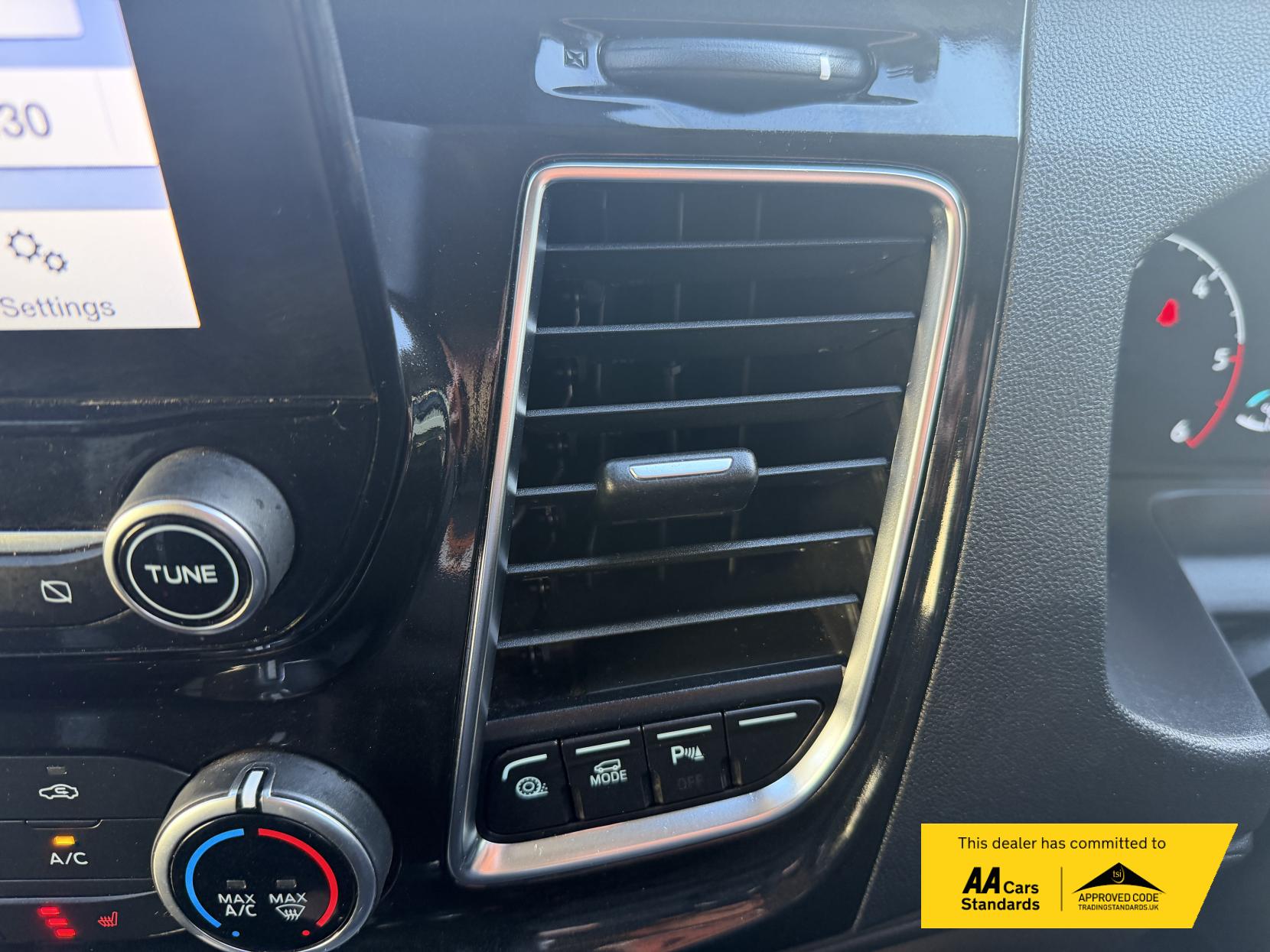 Ford Transit Custom 2.0 300 EcoBlue Limited Panel Van 5dr Diesel Auto L2 H1 Euro 6 (s/s) (130 ps)