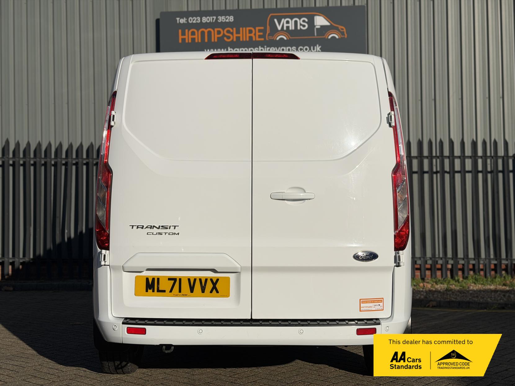 Ford Transit Custom 2.0 300 EcoBlue Limited Panel Van 5dr Diesel Auto L2 H1 Euro 6 (s/s) (130 ps)