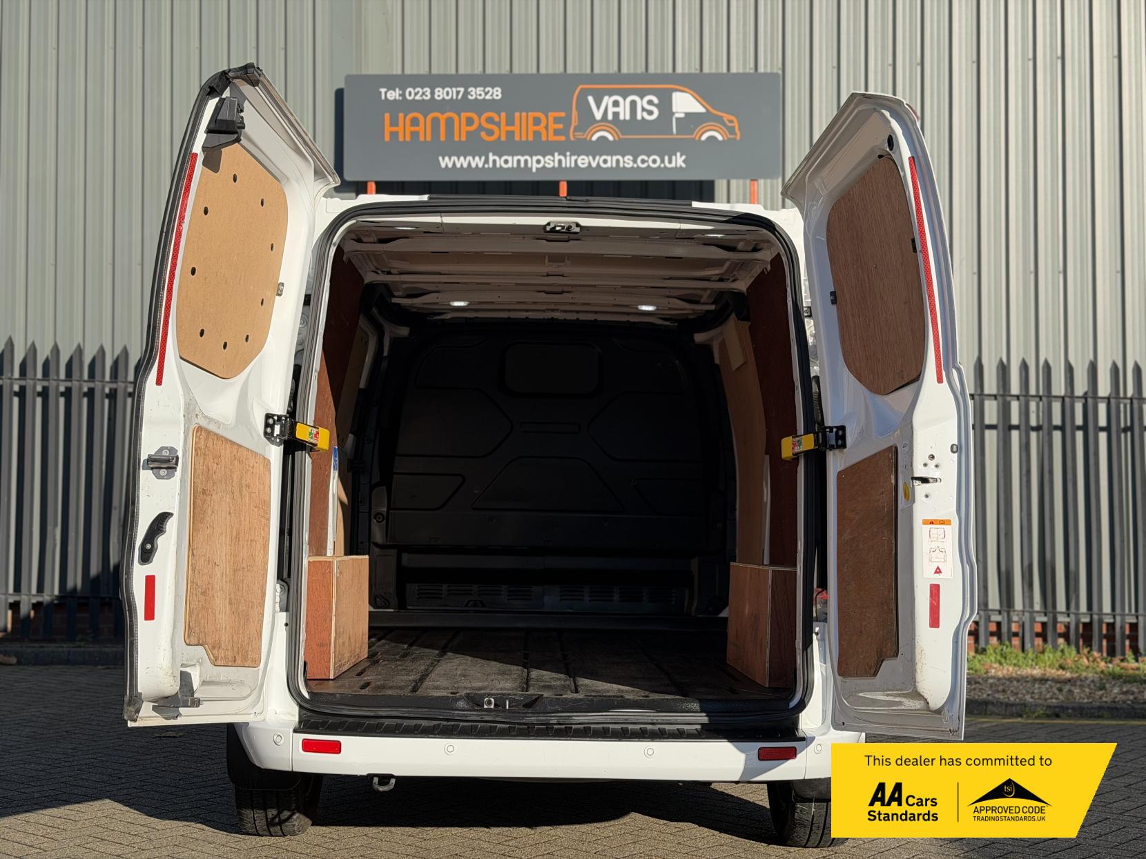 Ford Transit Custom 2.0 300 EcoBlue Limited Panel Van 5dr Diesel Auto L2 H1 Euro 6 (s/s) (130 ps)