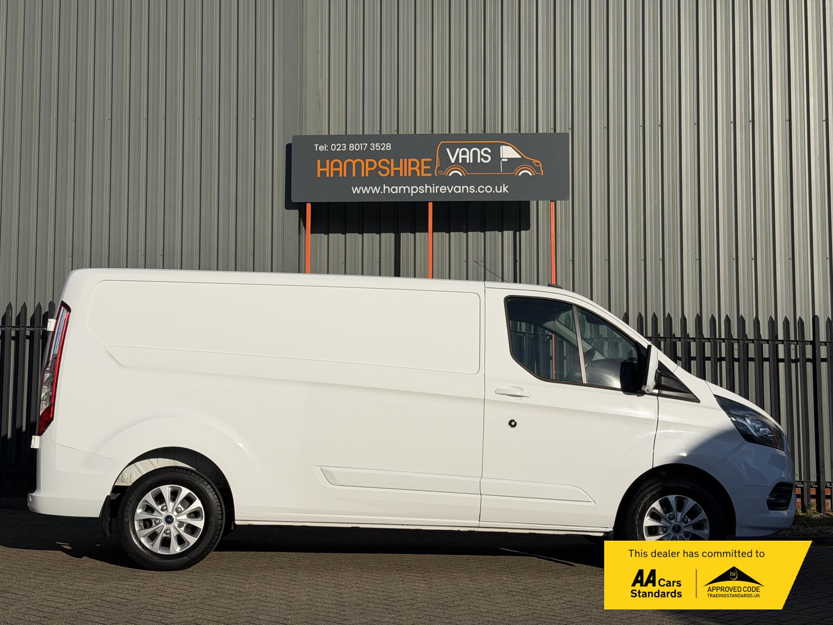 Ford Transit Custom 2.0 300 EcoBlue Limited Panel Van 5dr Diesel Auto L2 H1 Euro 6 (s/s) (130 ps)