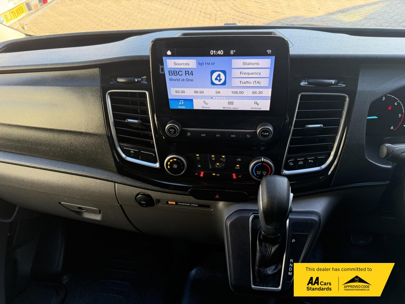 Ford Transit Custom 2.0 300 EcoBlue Limited Panel Van 5dr Diesel Auto L2 H1 Euro 6 (s/s) (130 ps)