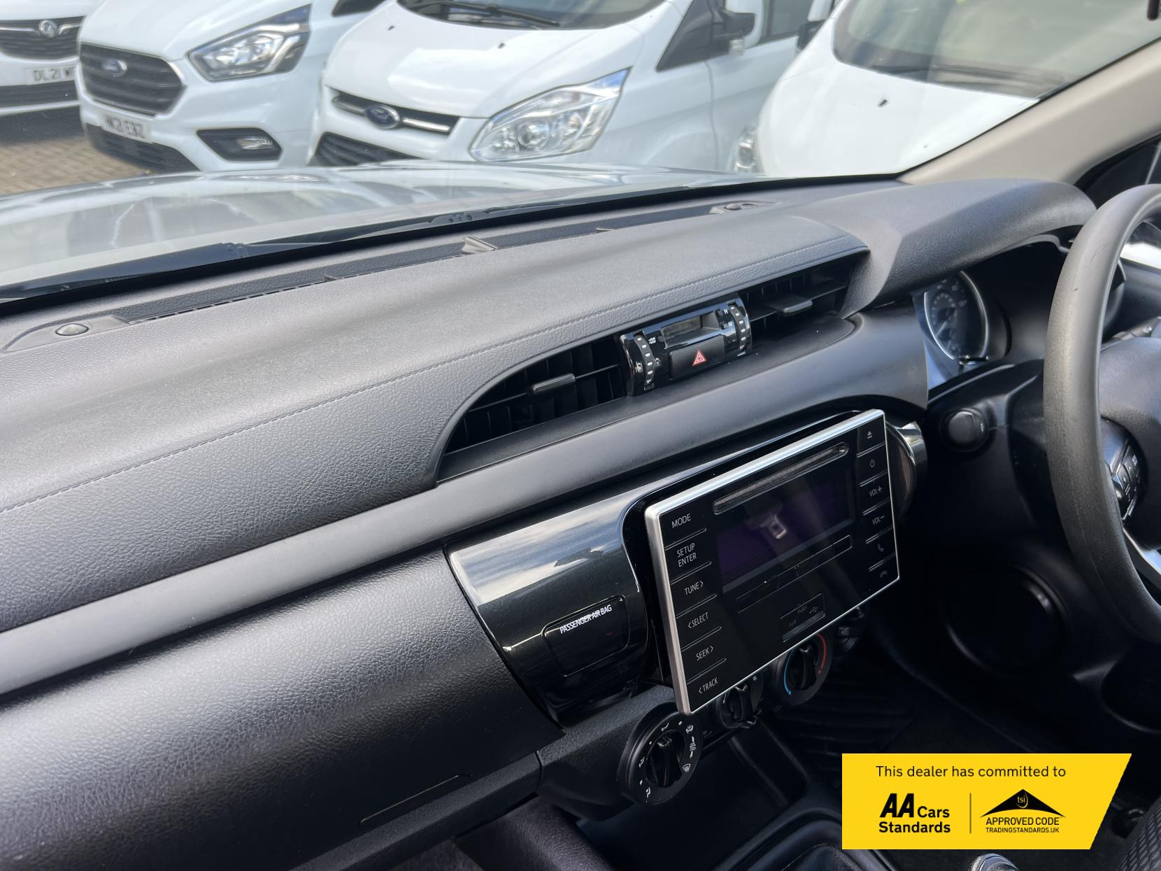 Toyota Hilux 2.4 D-4D Active Pickup Double Cab 4dr Diesel Manual 4WD Euro 6 (s/s) (150 ps)