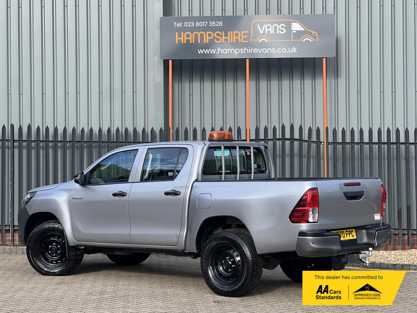 Toyota Hilux 2.4 D-4D Active Pickup Double Cab 4dr Diesel Manual 4WD Euro 6 (s/s) (150 ps)