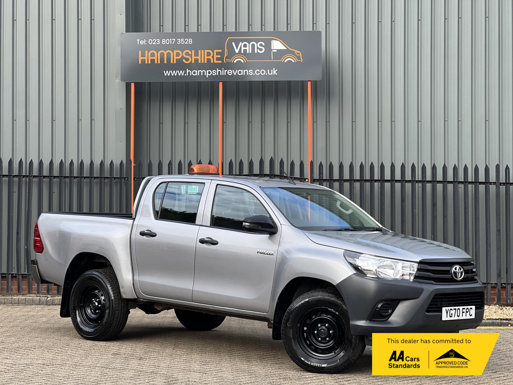 Toyota Hilux 2.4 D-4D Active Pickup Double Cab 4dr Diesel Manual 4WD Euro 6 (s/s) (150 ps)