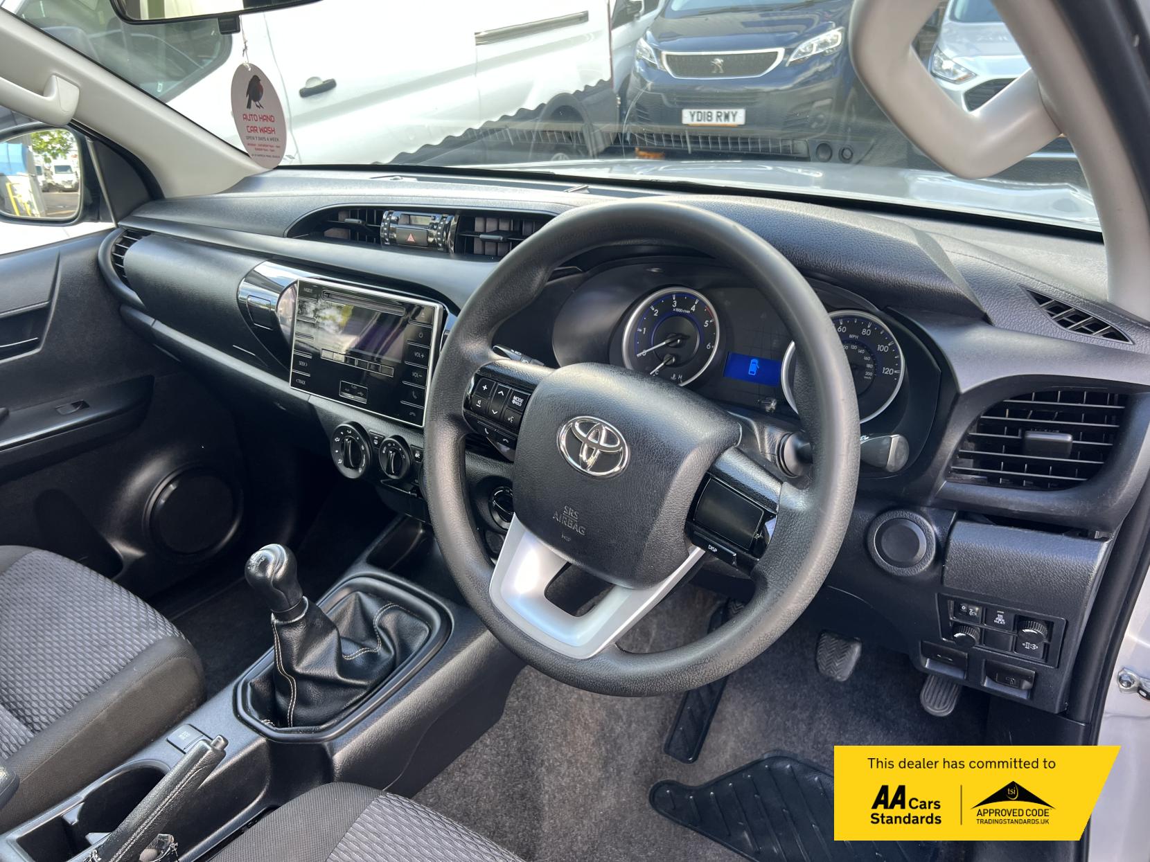 Toyota Hilux 2.4 D-4D Active Pickup Double Cab 4dr Diesel Manual 4WD Euro 6 (s/s) (150 ps)