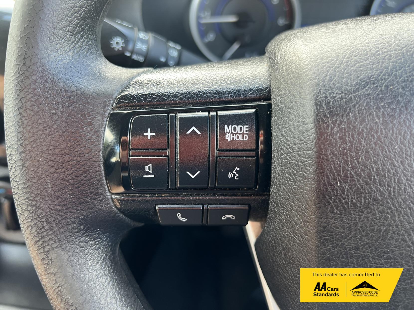 Toyota Hilux 2.4 D-4D Active Pickup Double Cab 4dr Diesel Manual 4WD Euro 6 (s/s) (150 ps)