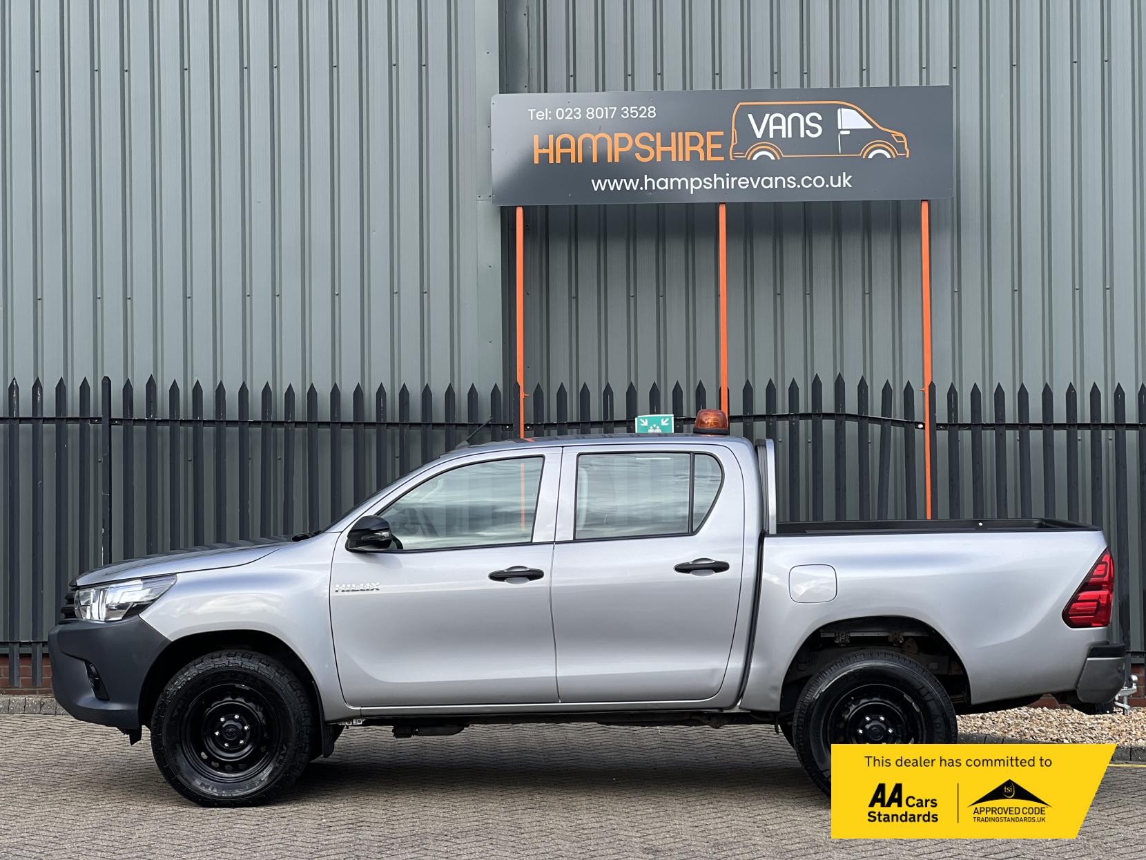 Toyota Hilux 2.4 D-4D Active Pickup Double Cab 4dr Diesel Manual 4WD Euro 6 (s/s) (150 ps)