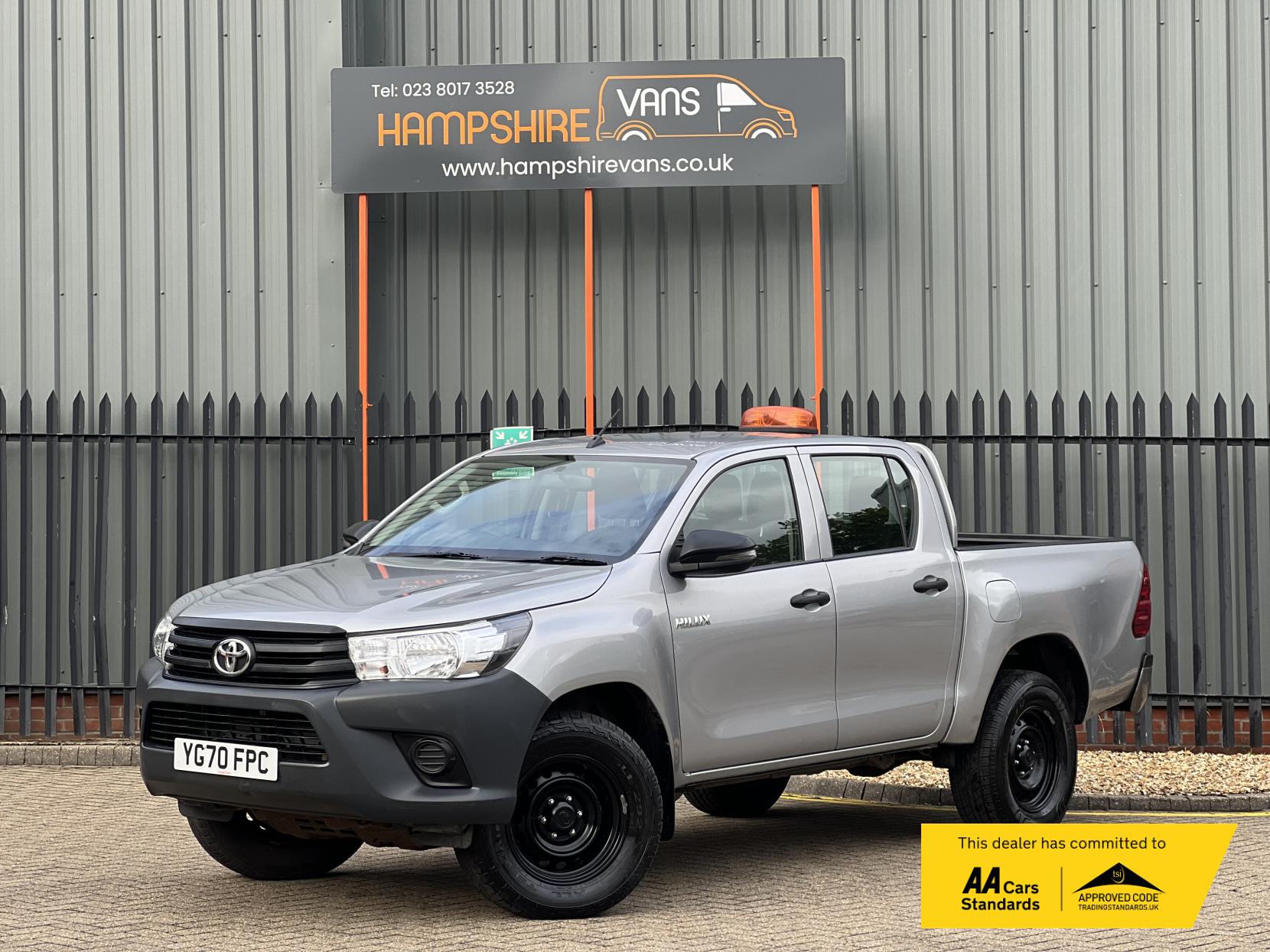 Toyota Hilux 2.4 D-4D Active Pickup Double Cab 4dr Diesel Manual 4WD Euro 6 (s/s) (150 ps)