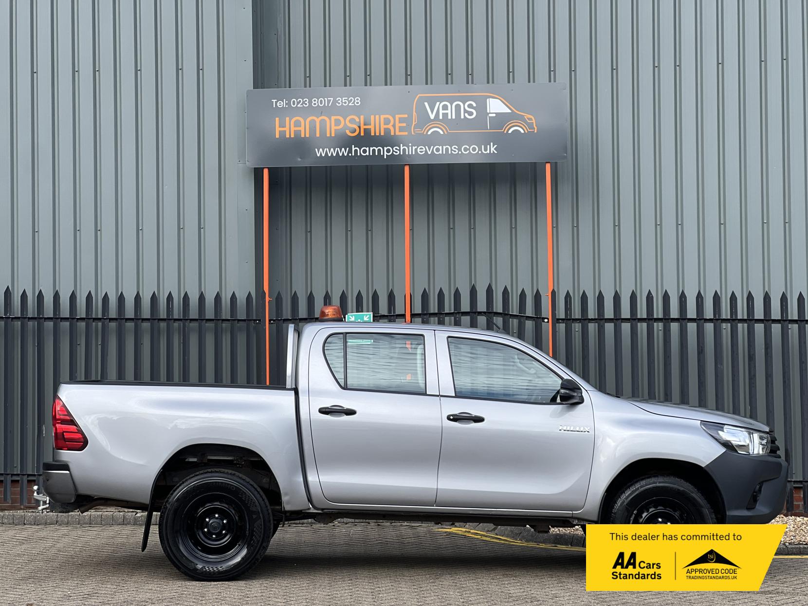 Toyota Hilux 2.4 D-4D Active Pickup Double Cab 4dr Diesel Manual 4WD Euro 6 (s/s) (150 ps)