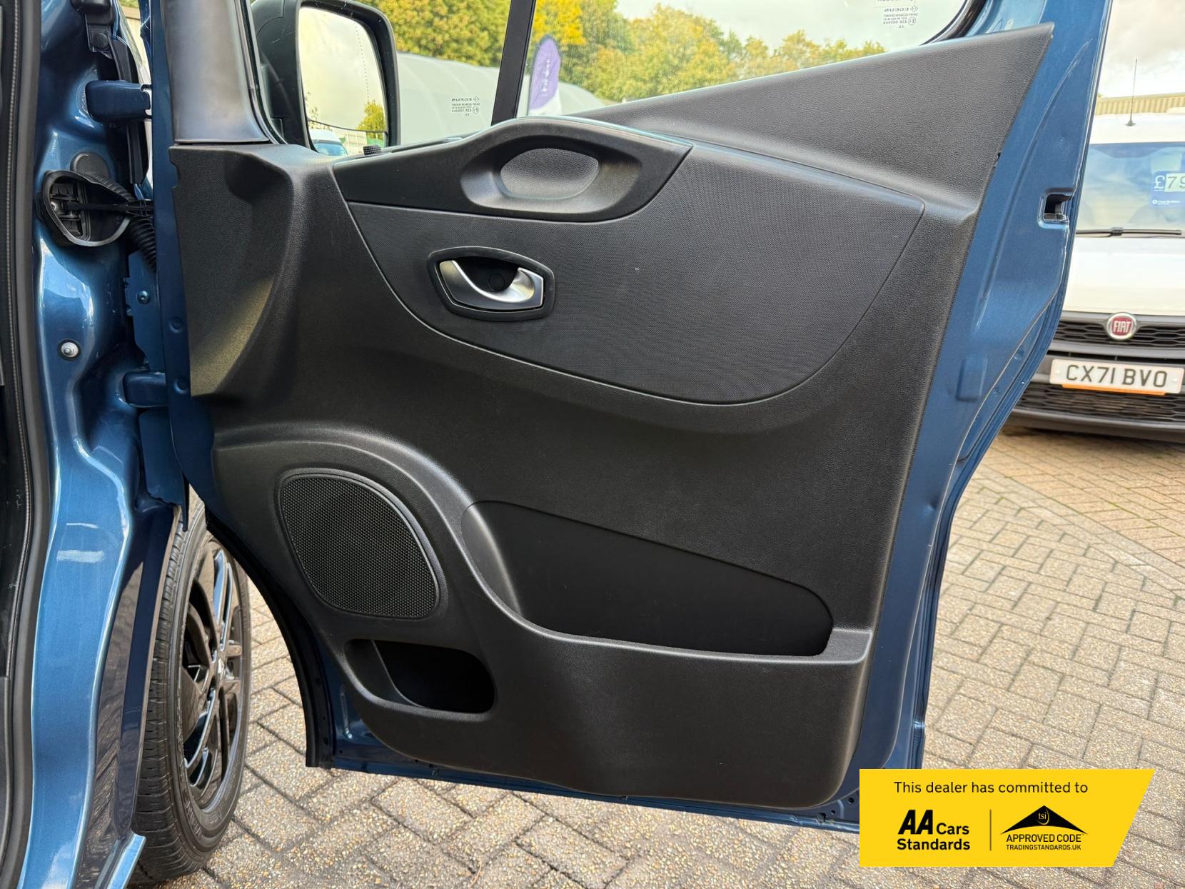 Renault Trafic 2.0 dCi ENERGY 30 Sport Panel Van 5dr Diesel Manual LWB Standard Roof Euro 6 (s/s) (145 ps)