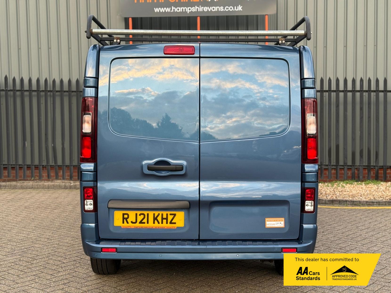 Renault Trafic 2.0 dCi ENERGY 30 Sport Panel Van 5dr Diesel Manual LWB Standard Roof Euro 6 (s/s) (145 ps)
