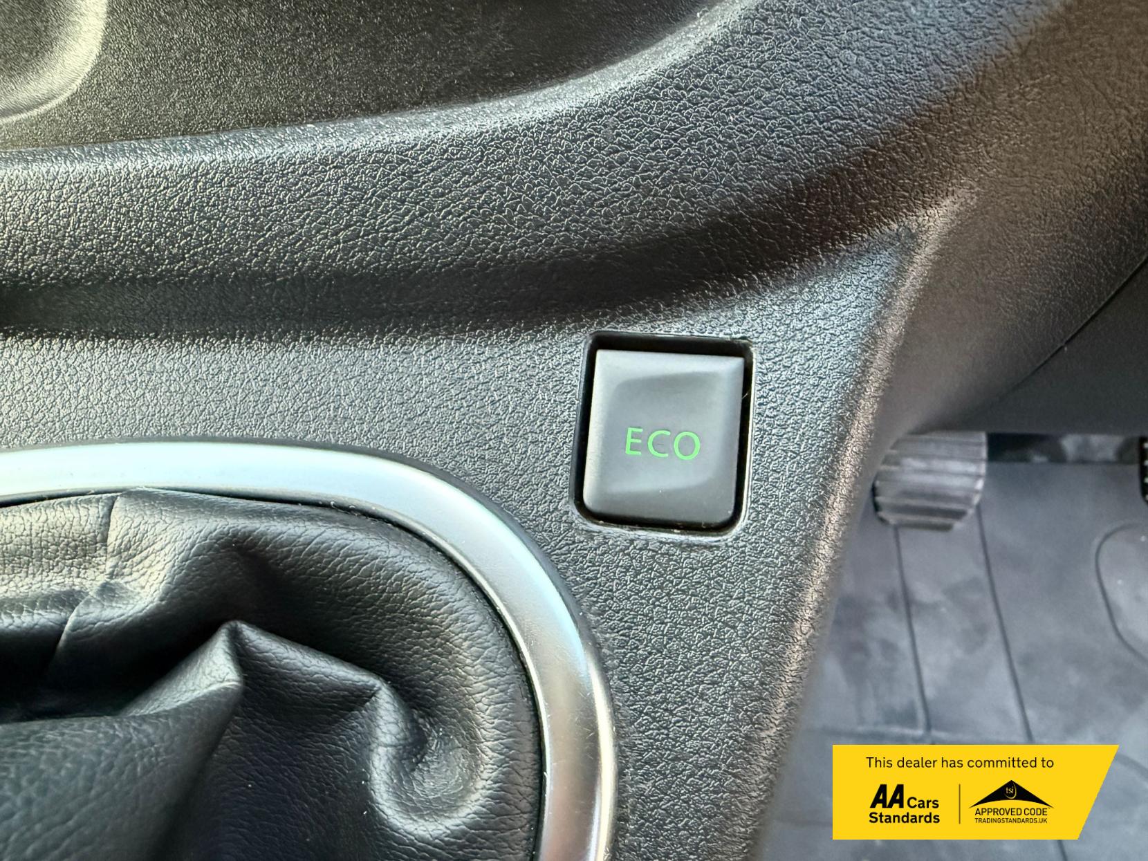 Renault Trafic 2.0 dCi ENERGY 30 Sport Panel Van 5dr Diesel Manual LWB Standard Roof Euro 6 (s/s) (145 ps)