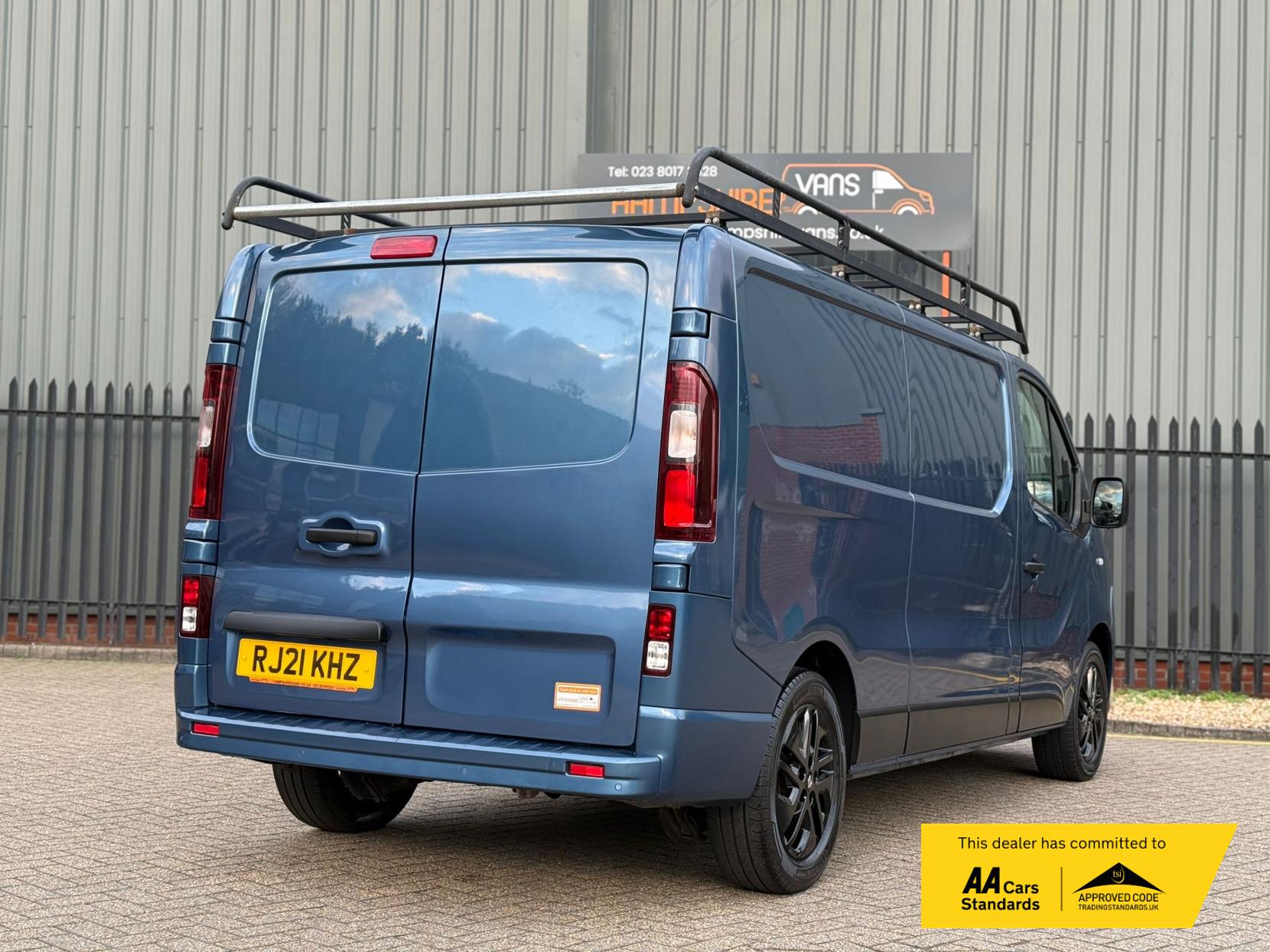 Renault Trafic 2.0 dCi ENERGY 30 Sport Panel Van 5dr Diesel Manual LWB Standard Roof Euro 6 (s/s) (145 ps)