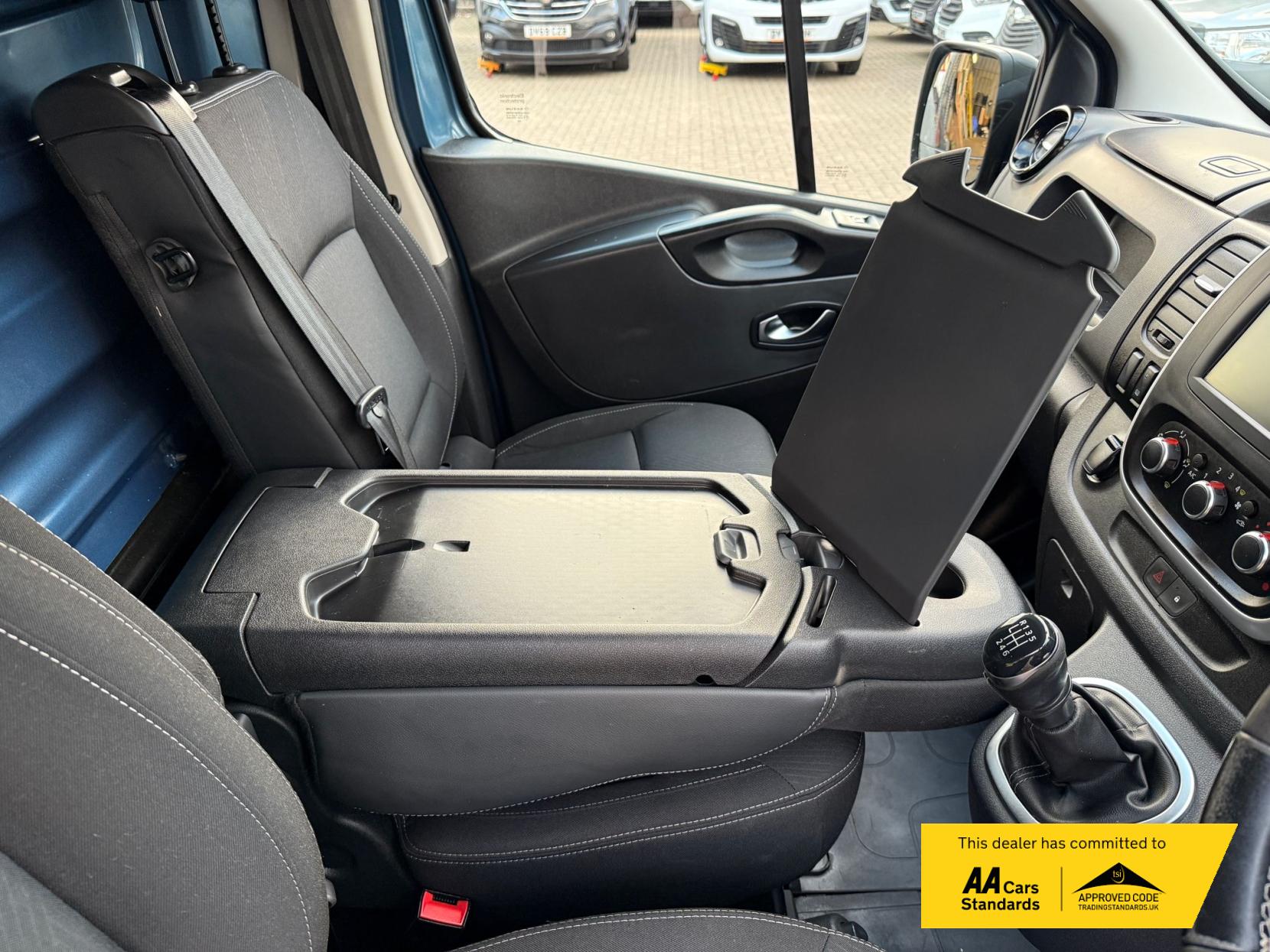 Renault Trafic 2.0 dCi ENERGY 30 Sport Panel Van 5dr Diesel Manual LWB Standard Roof Euro 6 (s/s) (145 ps)
