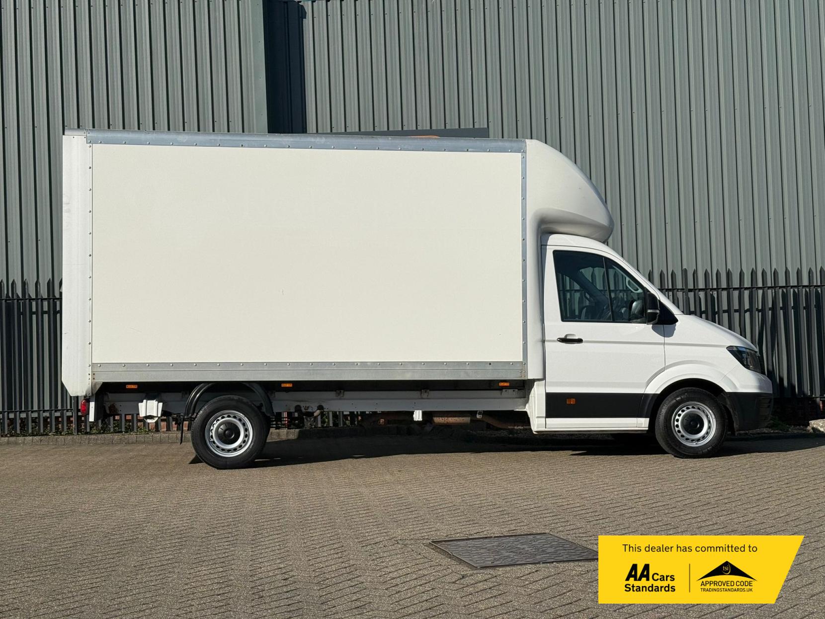 Volkswagen Crafter 2.0 TDI CR35 Startline Luton 2dr Diesel Manual LWB Euro 6 (s/s) (ETG, Tail Lift) (140 ps)