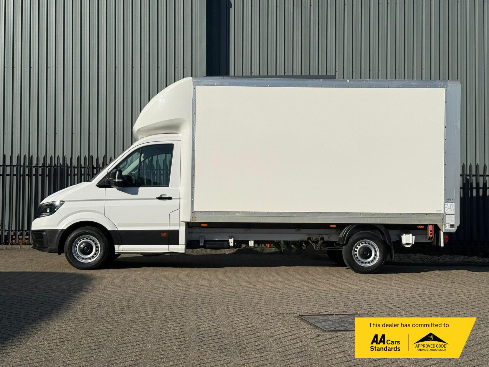 Volkswagen Crafter 2.0 TDI CR35 Startline Luton 2dr Diesel Manual LWB Euro 6 (s/s) (ETG, Tail Lift) (140 ps)