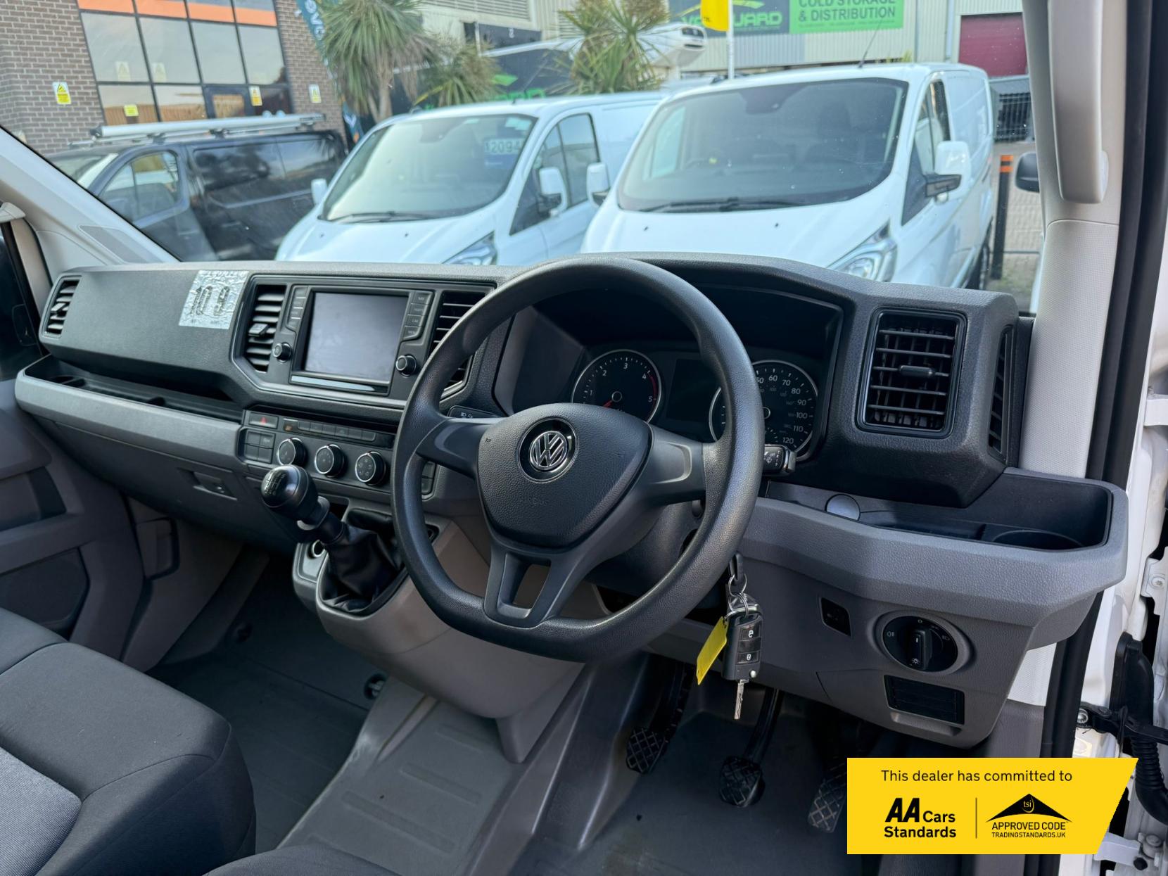 Volkswagen Crafter 2.0 TDI CR35 Startline Luton 2dr Diesel Manual LWB Euro 6 (s/s) (ETG, Tail Lift) (140 ps)