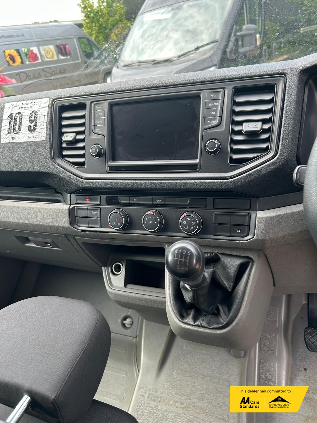 Volkswagen Crafter 2.0 TDI CR35 Startline Luton 2dr Diesel Manual LWB Euro 6 (s/s) (ETG, Tail Lift) (140 ps)