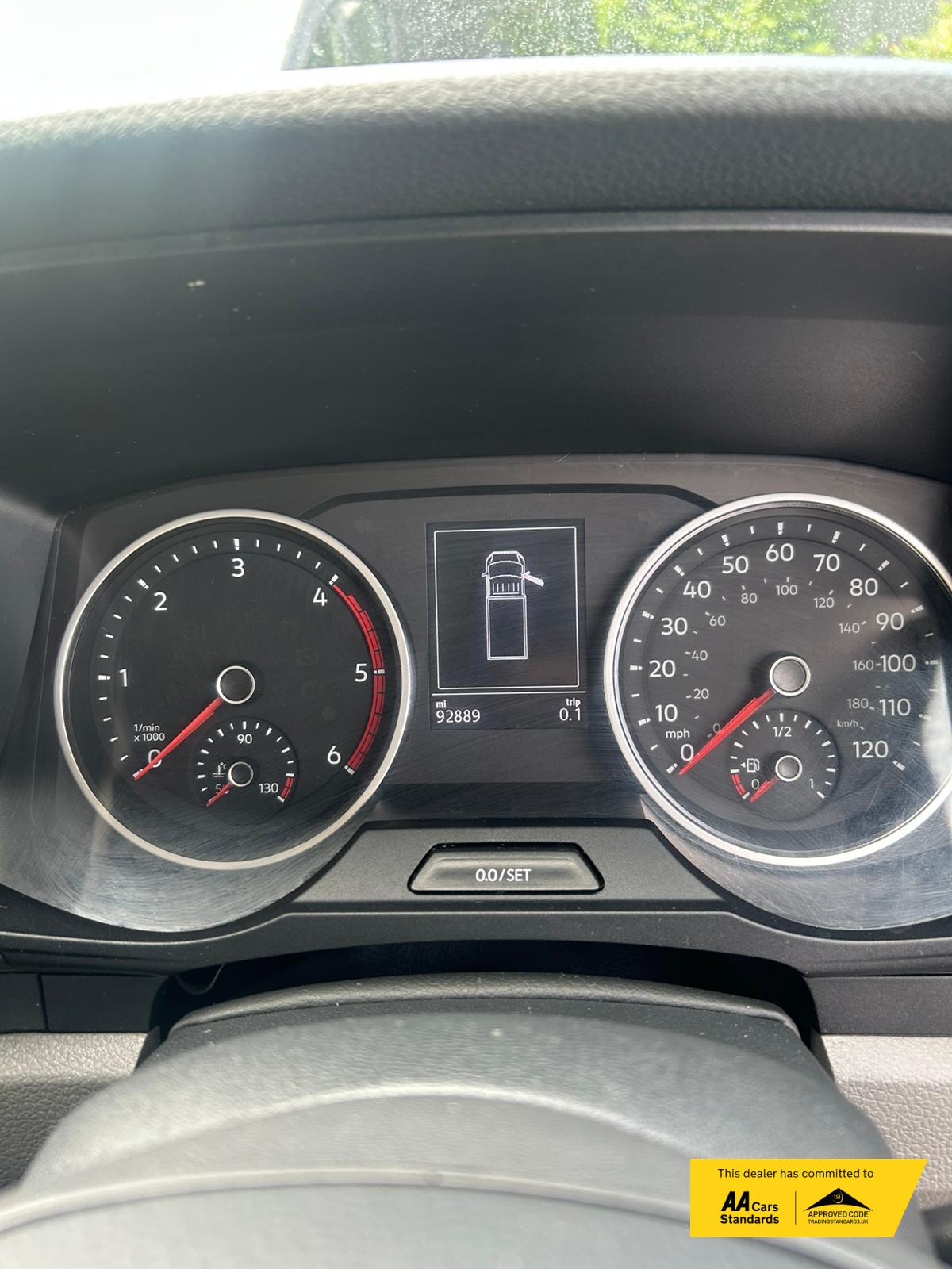 Volkswagen Crafter 2.0 TDI CR35 Startline Luton 2dr Diesel Manual LWB Euro 6 (s/s) (ETG, Tail Lift) (140 ps)