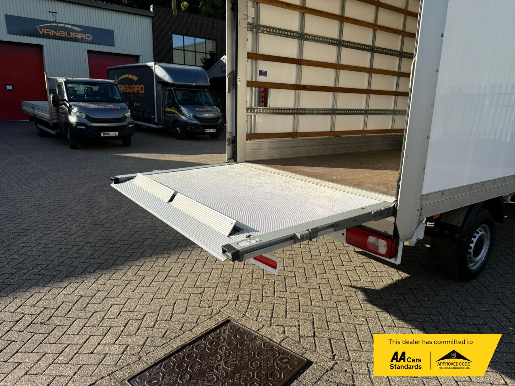 Volkswagen Crafter 2.0 TDI CR35 Startline Luton 2dr Diesel Manual LWB Euro 6 (s/s) (ETG, Tail Lift) (140 ps)