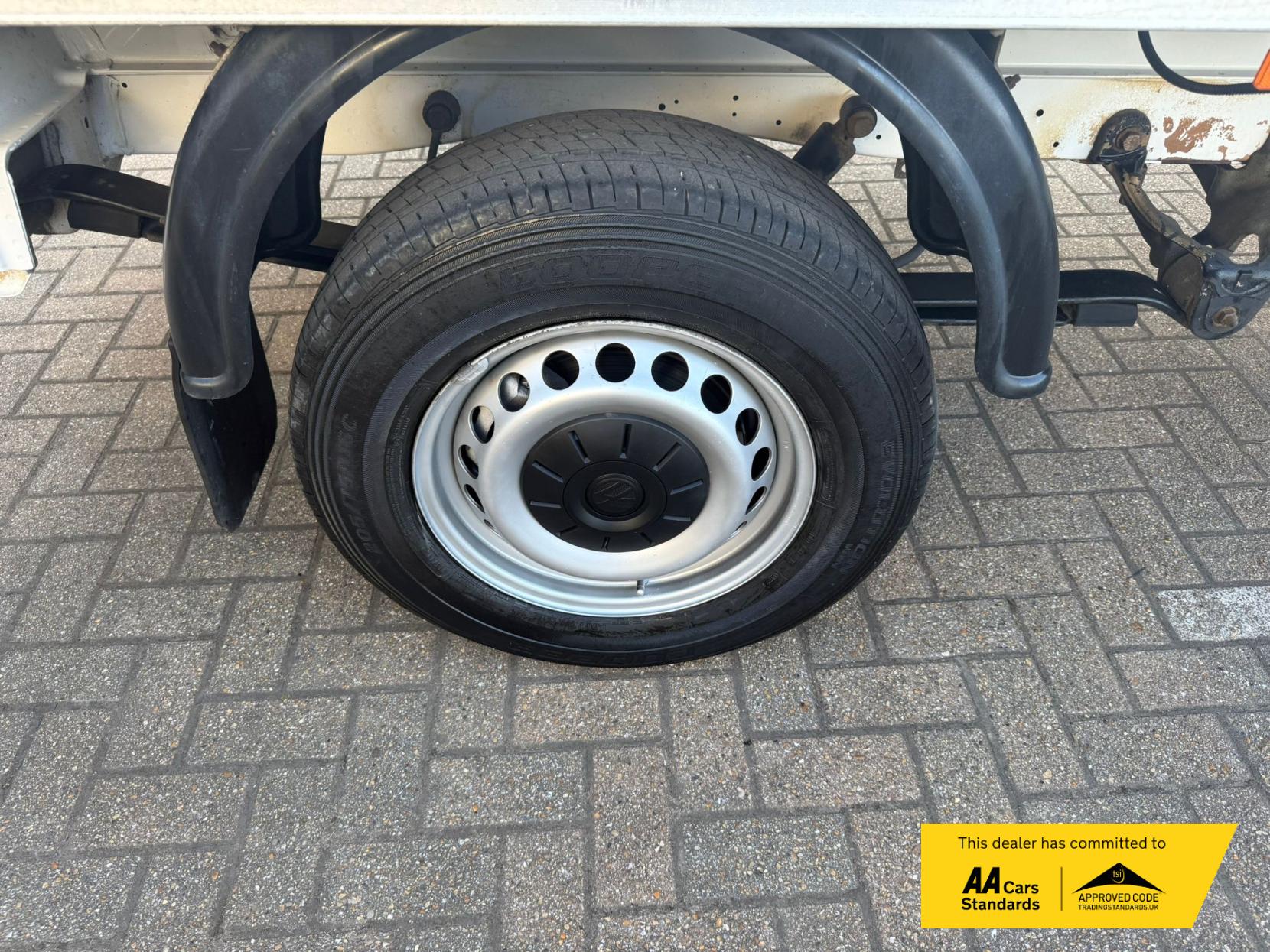 Volkswagen Crafter 2.0 TDI CR35 Startline Luton 2dr Diesel Manual LWB Euro 6 (s/s) (ETG, Tail Lift) (140 ps)