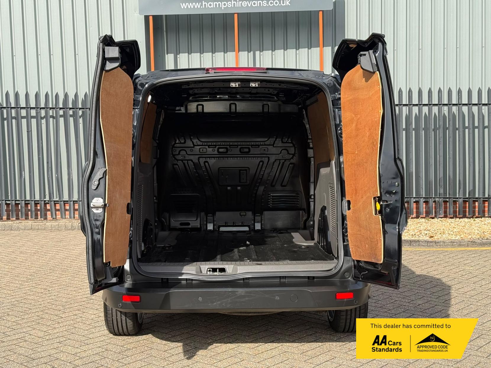 2022 Ford Transit Connect 1.5 250 EcoBlue Limited Panel Van 5dr Diesel Manual L2 Euro 6 (s/s) (120 ps) - Thumbnail 45