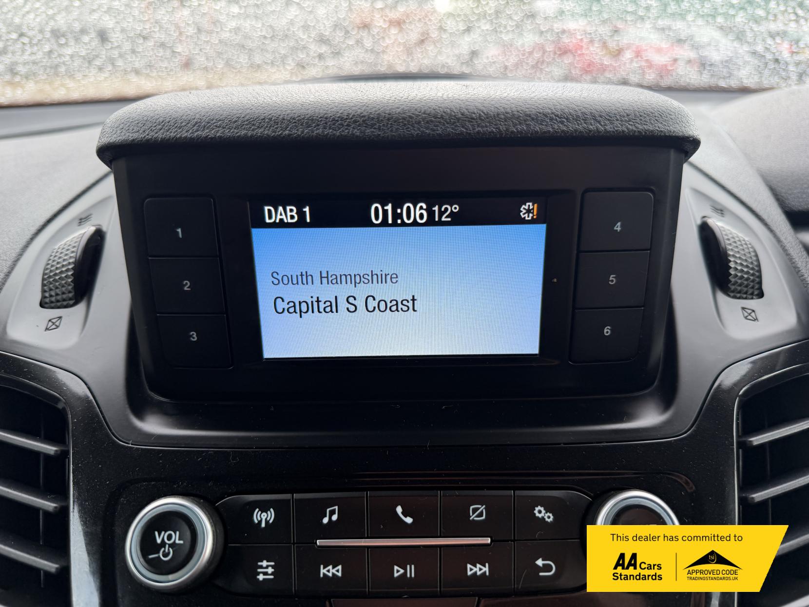 2022 Ford Transit Connect 1.5 250 EcoBlue Limited Panel Van 5dr Diesel Manual L2 Euro 6 (s/s) (120 ps) - Thumbnail 32