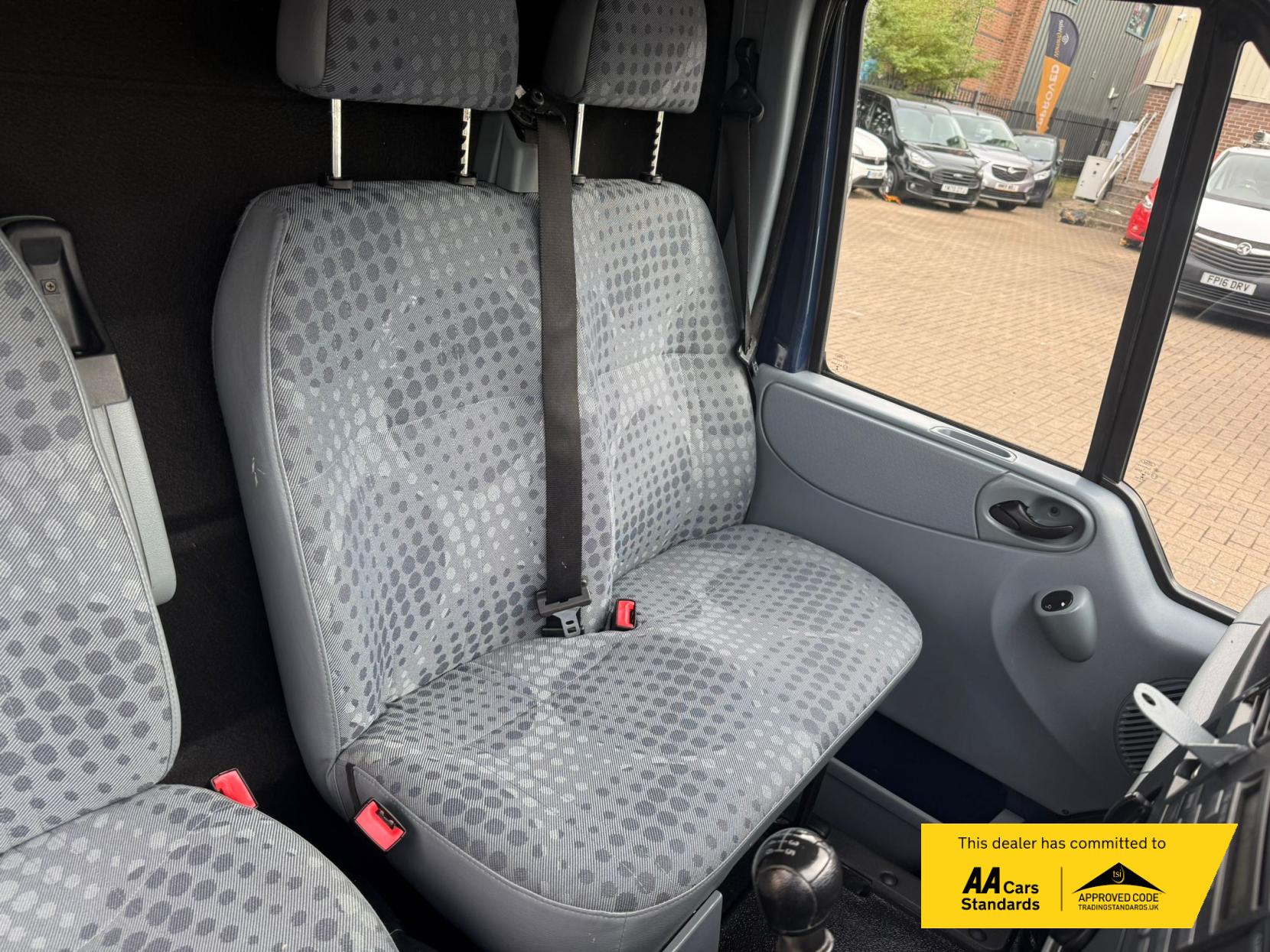 Ford Transit 2.2 TDCi 350 Panel Van 3dr Diesel Manual FWD L2 H3 (209 g/km, 123 bhp)