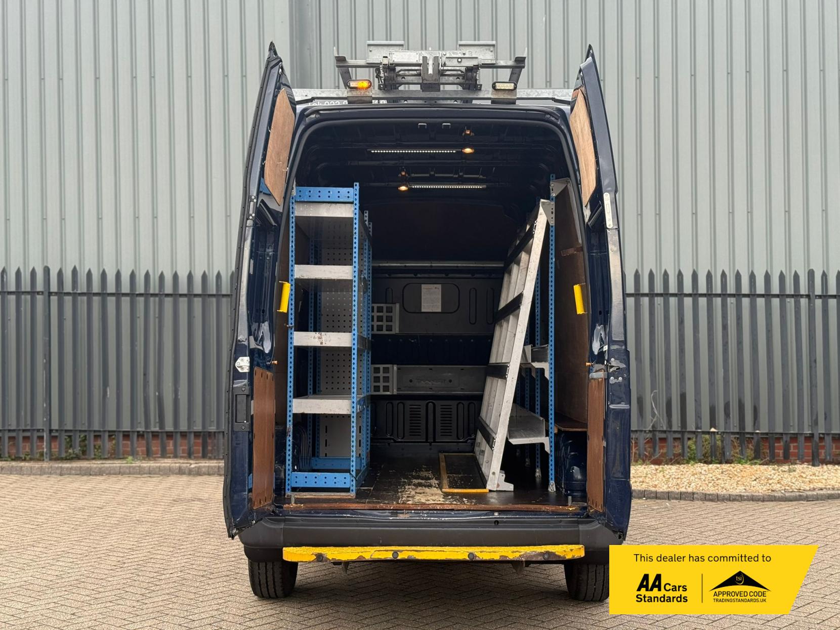 Ford Transit 2.2 TDCi 350 Panel Van 3dr Diesel Manual FWD L2 H3 (209 g/km, 123 bhp)