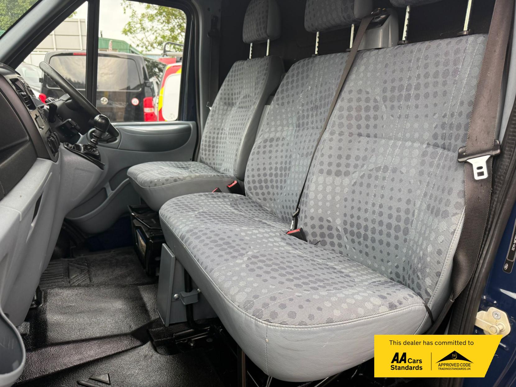 Ford Transit 2.2 TDCi 350 Panel Van 3dr Diesel Manual FWD L2 H3 (209 g/km, 123 bhp)