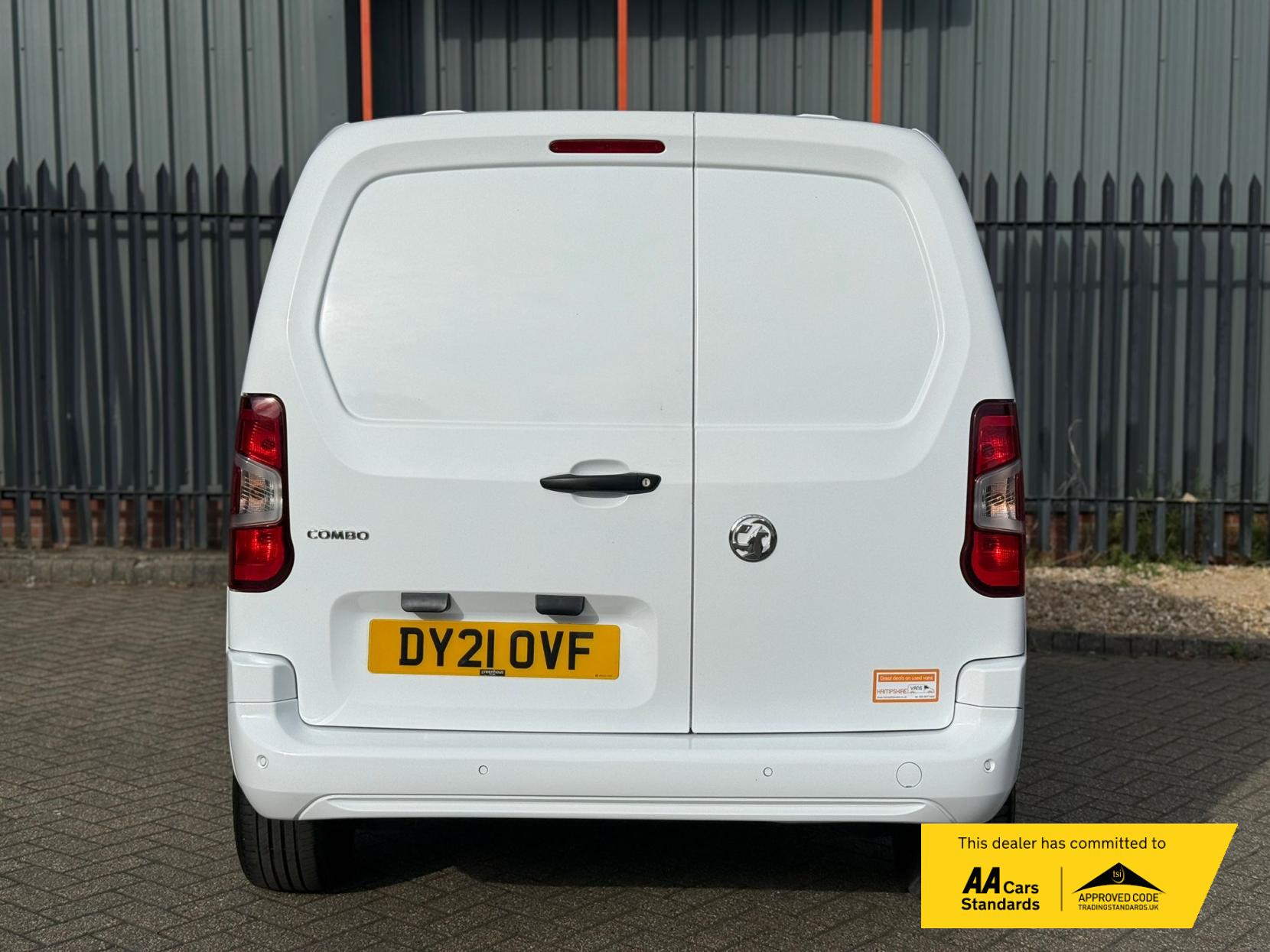 Vauxhall Combo 1.5 Turbo D 2300 Sportive Panel Van 4dr Diesel Manual L1 H1 Euro 6 (100 ps)
