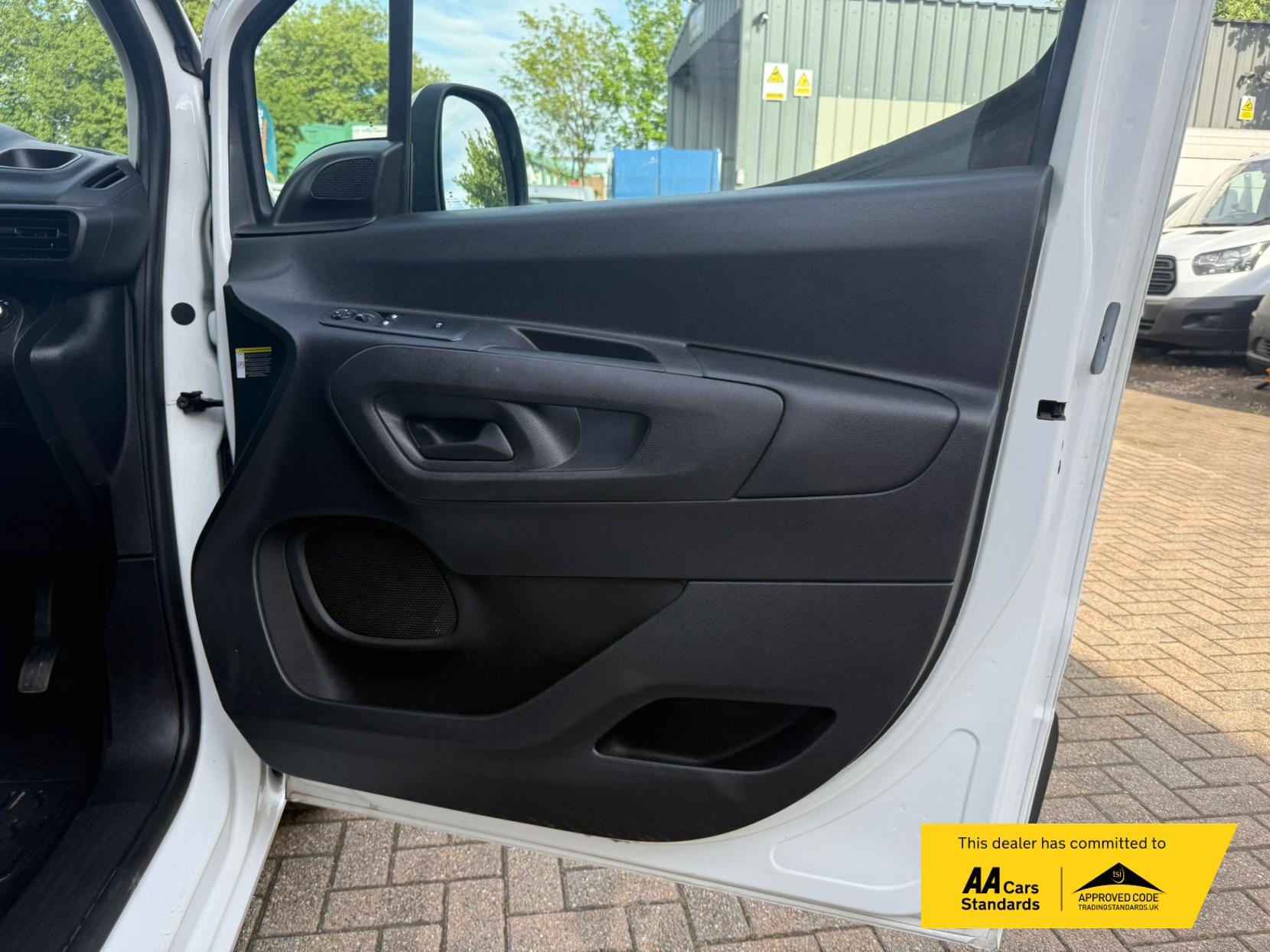 Vauxhall Combo 1.5 Turbo D 2300 Sportive Panel Van 4dr Diesel Manual L1 H1 Euro 6 (100 ps)